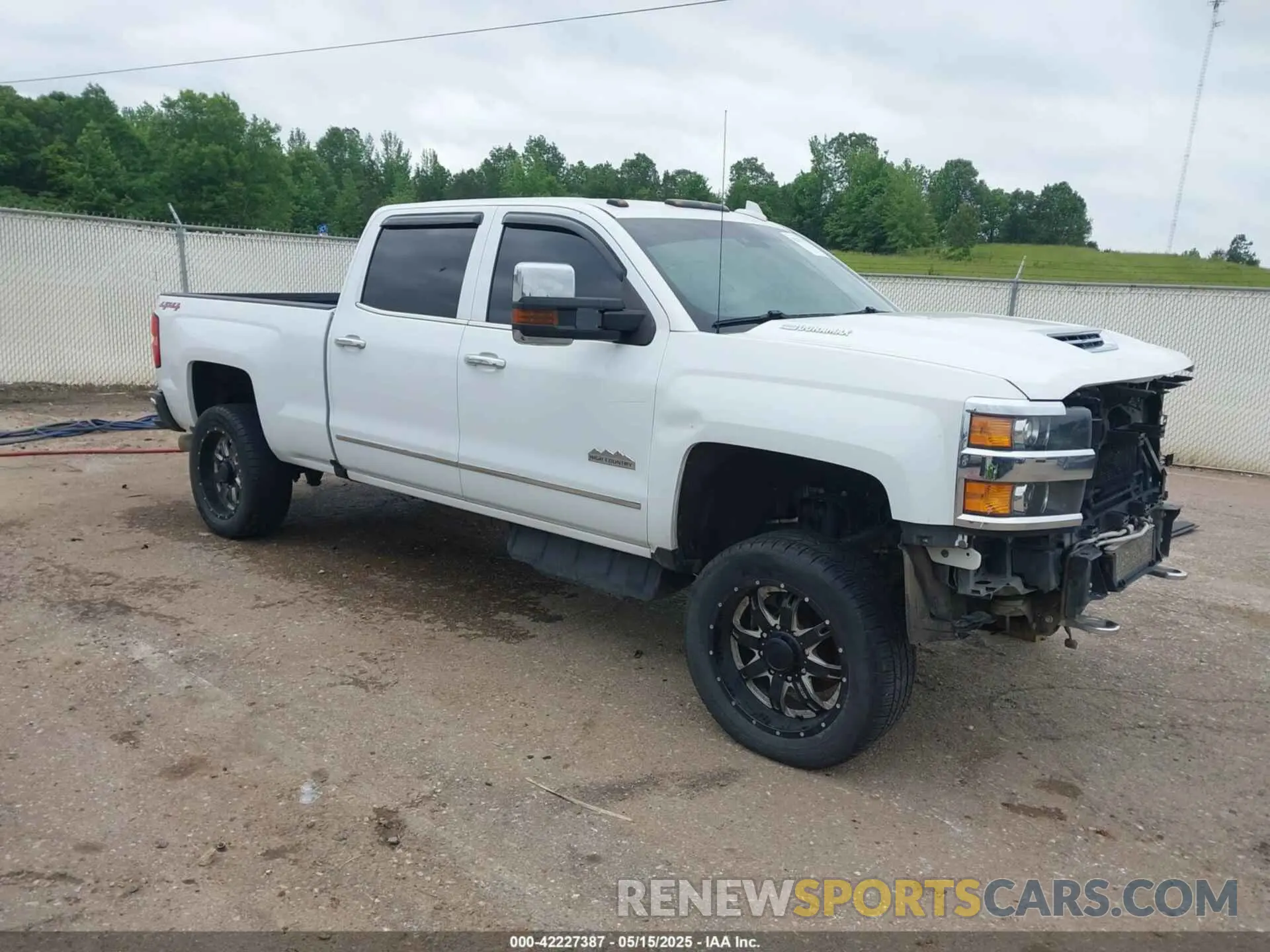 1 Photograph of a damaged car 1GC1KUEY2KF182465 CHEVROLET SILVERADO 2500HD 2019
