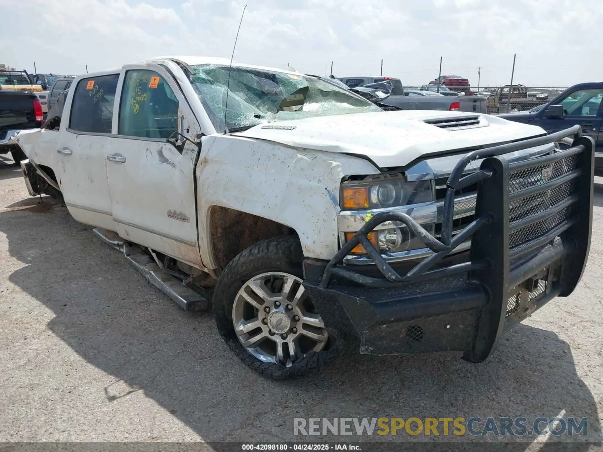 1 Photograph of a damaged car 1GC1KUEY3KF245654 CHEVROLET SILVERADO 2500HD 2019