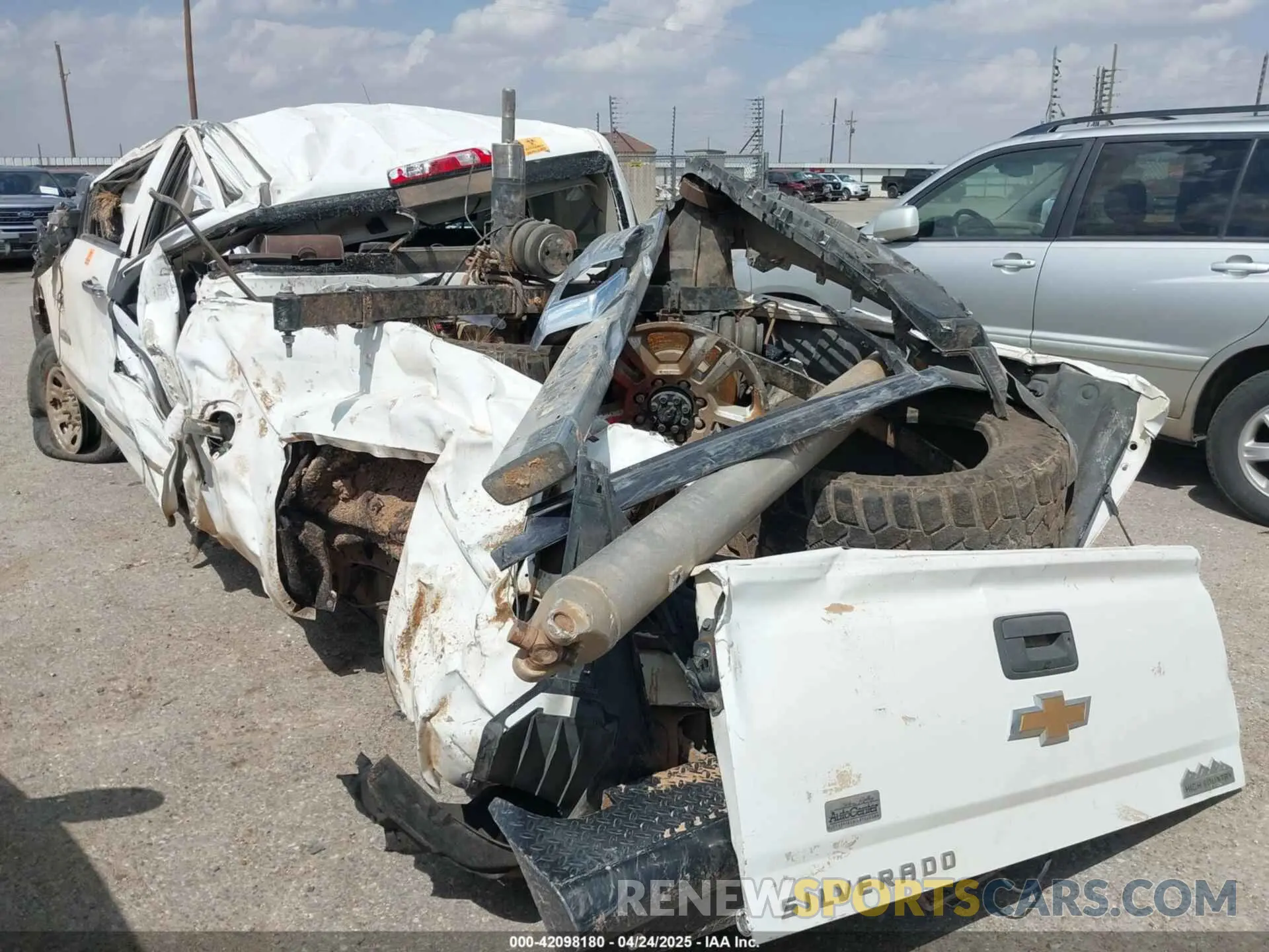 3 Photograph of a damaged car 1GC1KUEY3KF245654 CHEVROLET SILVERADO 2500HD 2019