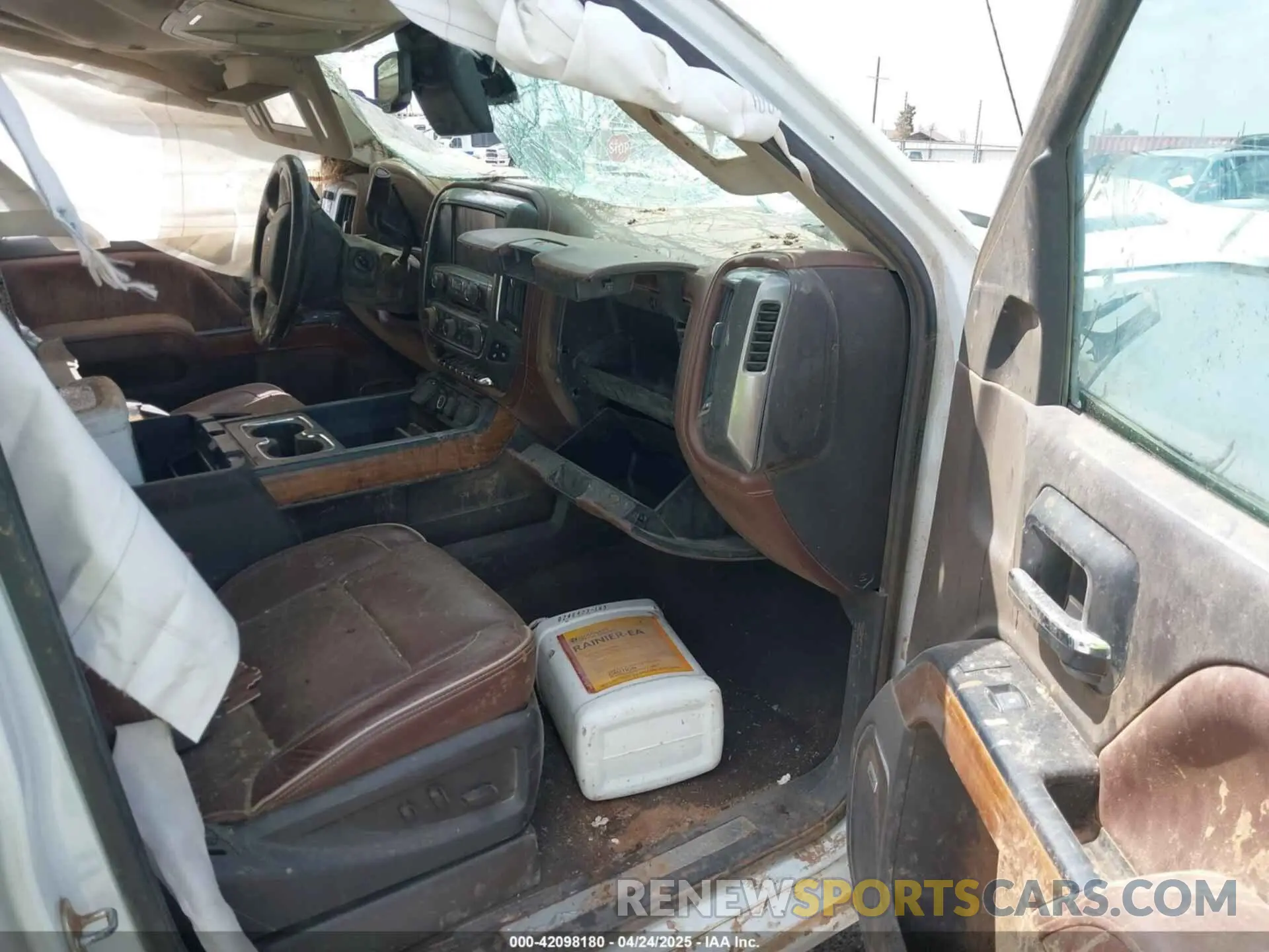 5 Photograph of a damaged car 1GC1KUEY3KF245654 CHEVROLET SILVERADO 2500HD 2019