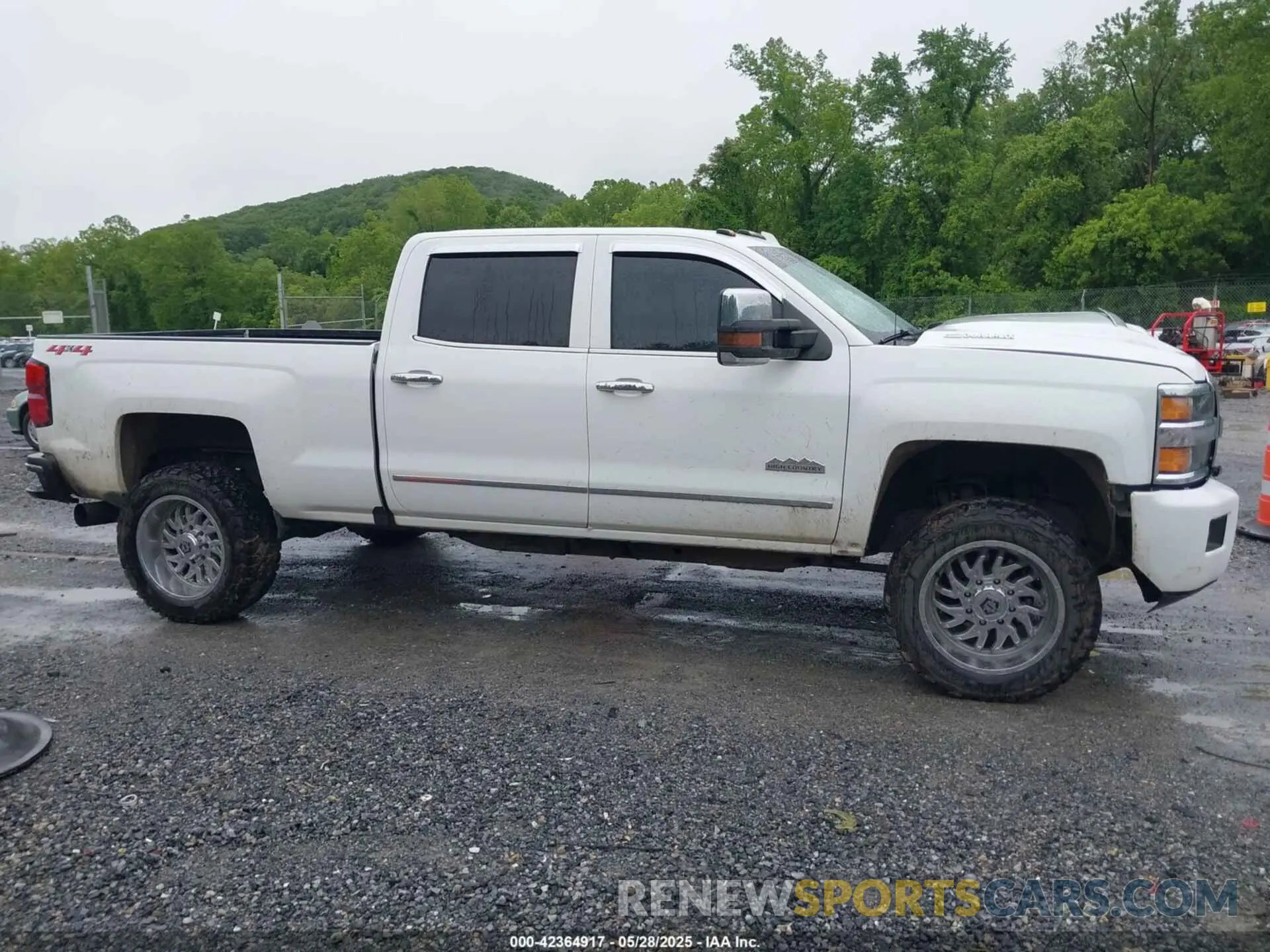 13 Фотография поврежденного автомобиля 1GC1KUEY6KF247124 CHEVROLET SILVERADO 2500HD 2019