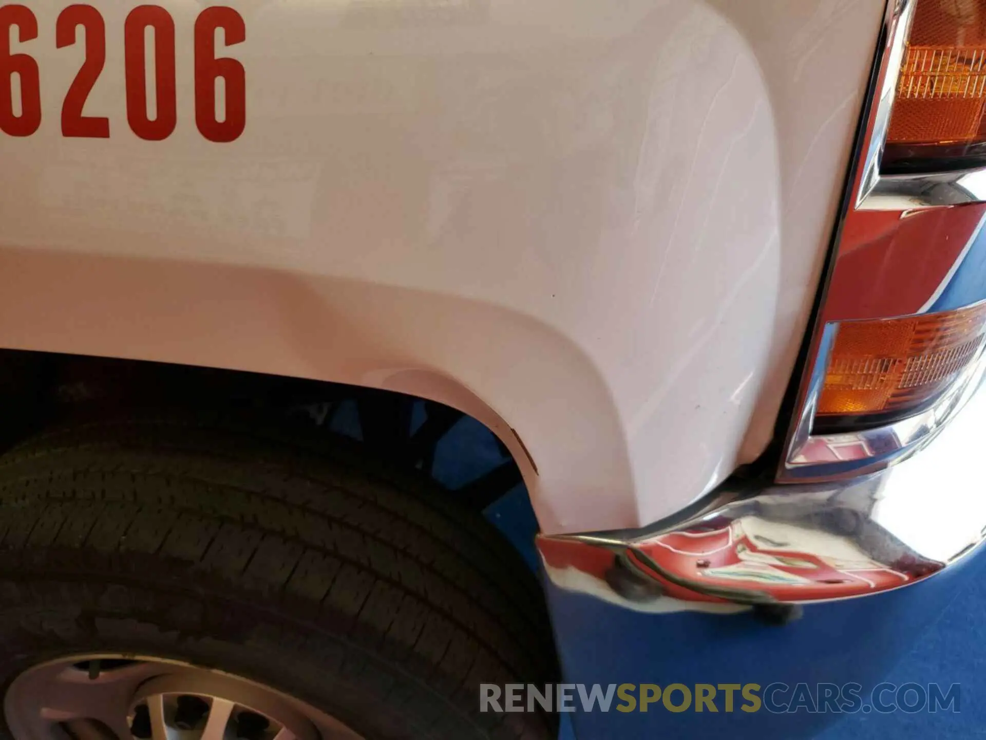 12 Photograph of a damaged car 2GC2CREG2K1181281 CHEVROLET SILVERADO 2500HD 2019