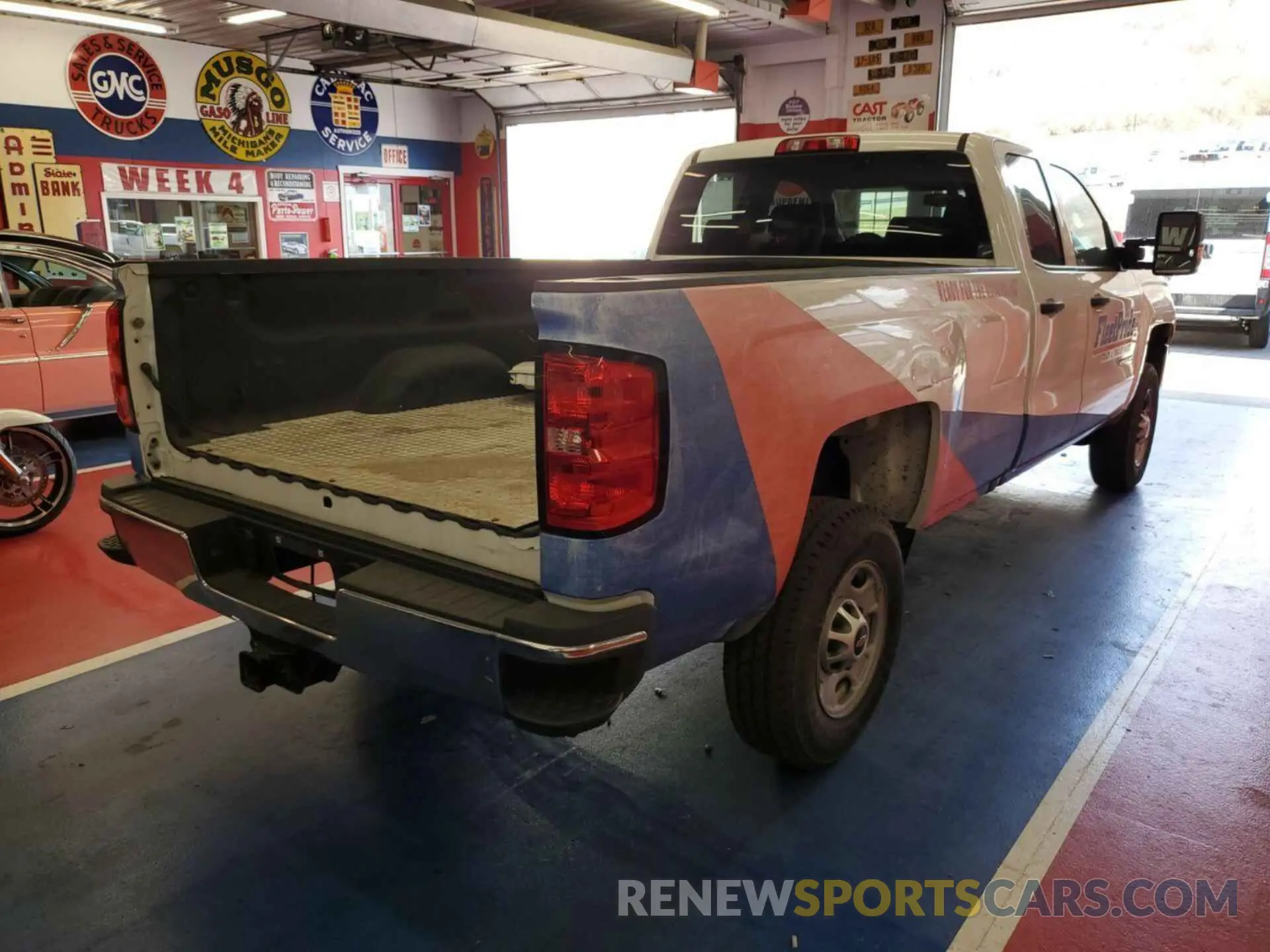 15 Photograph of a damaged car 2GC2CREG2K1181281 CHEVROLET SILVERADO 2500HD 2019