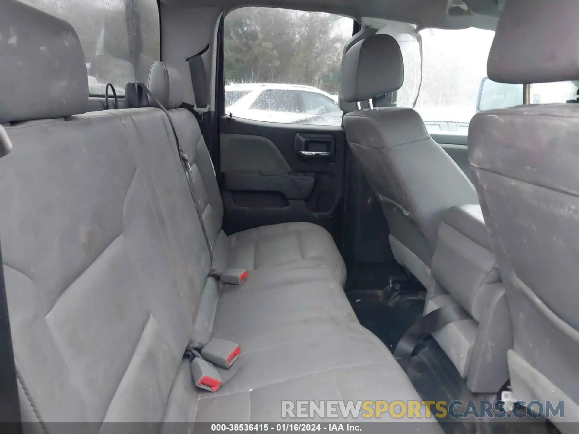 8 Photograph of a damaged car 2GC2CREGXK1137979 CHEVROLET SILVERADO 2500HD 2019