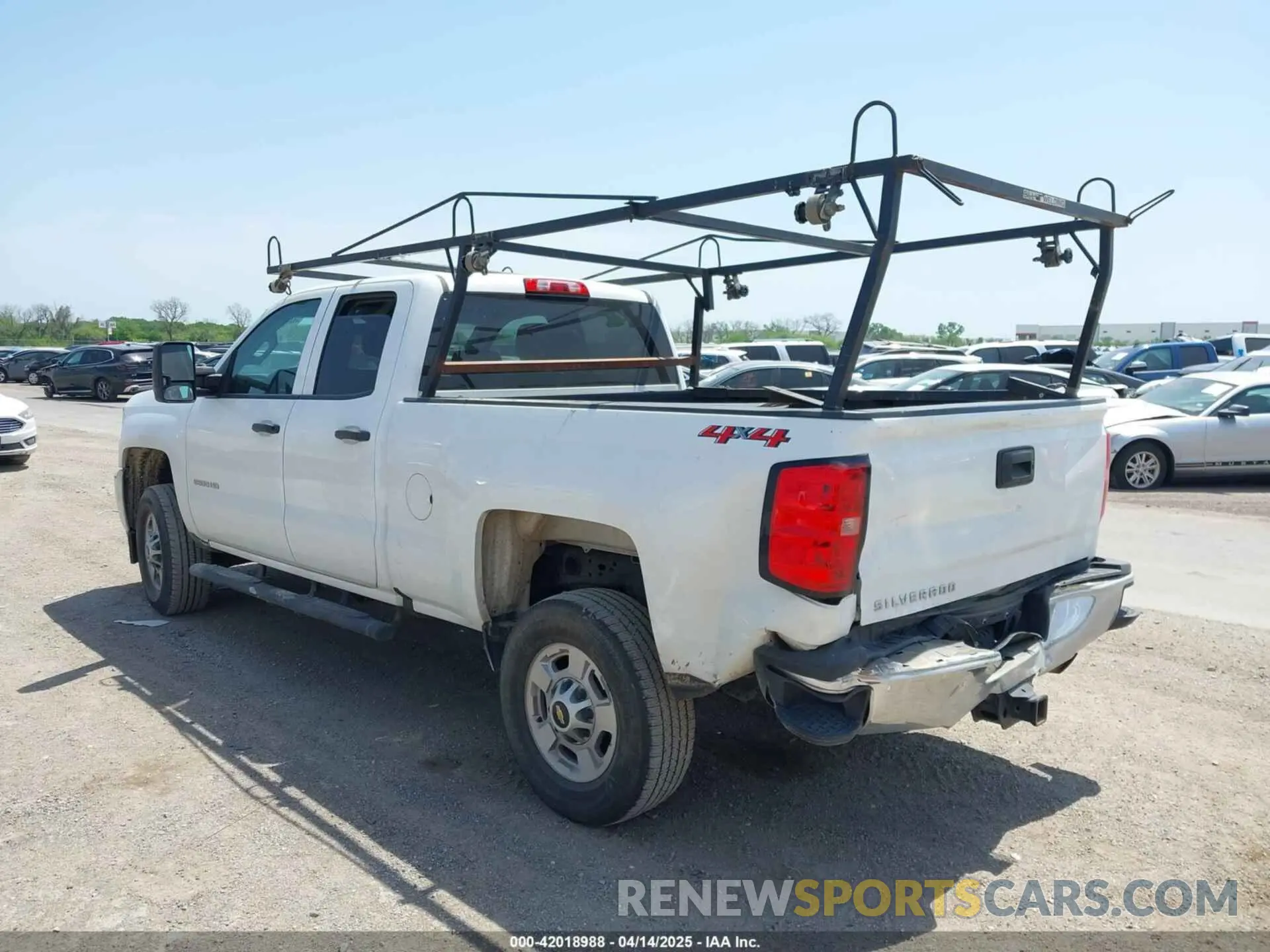 3 Photograph of a damaged car 2GC2KREG0K1200607 CHEVROLET SILVERADO 2500HD 2019