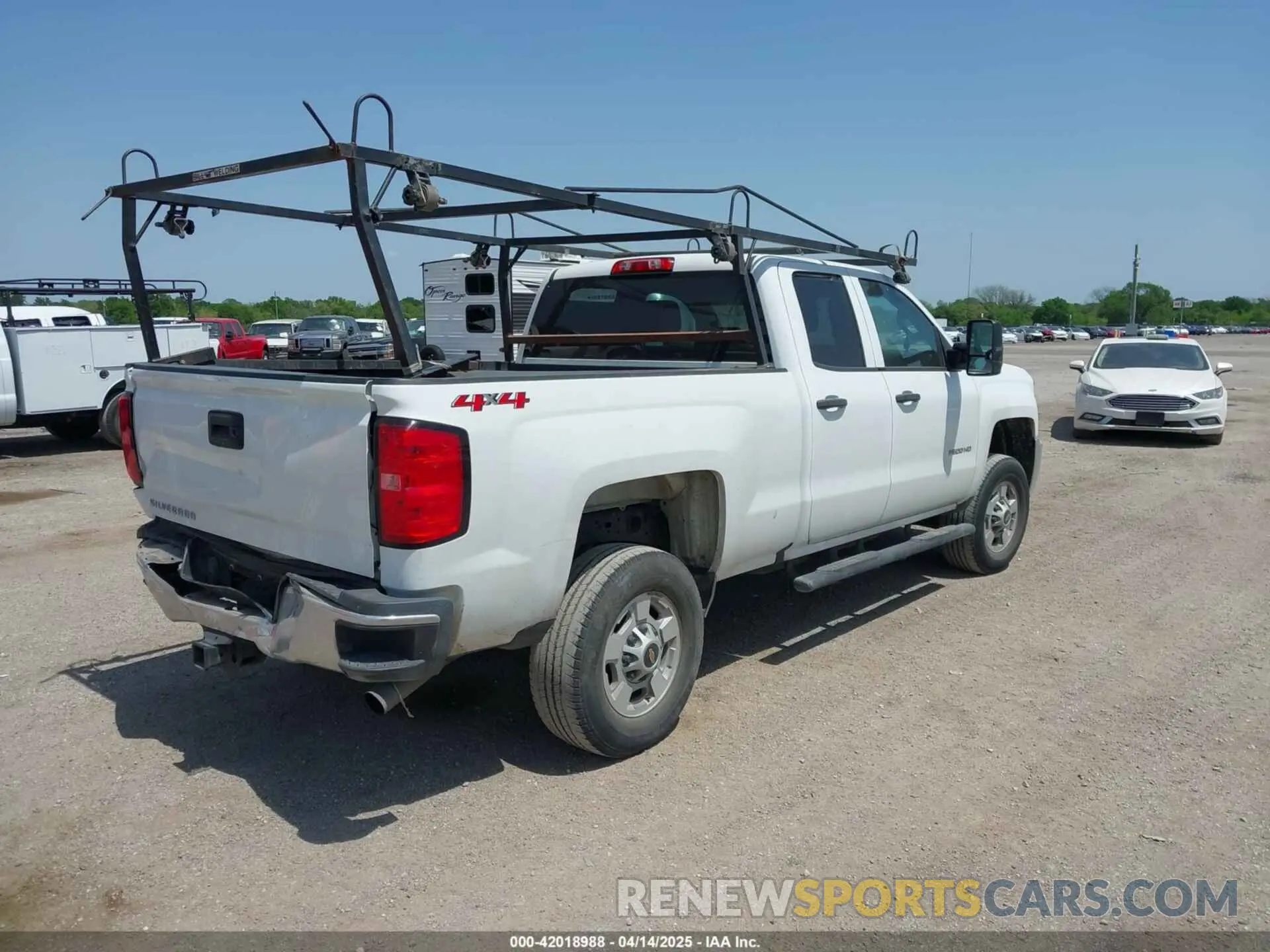 4 Photograph of a damaged car 2GC2KREG0K1200607 CHEVROLET SILVERADO 2500HD 2019