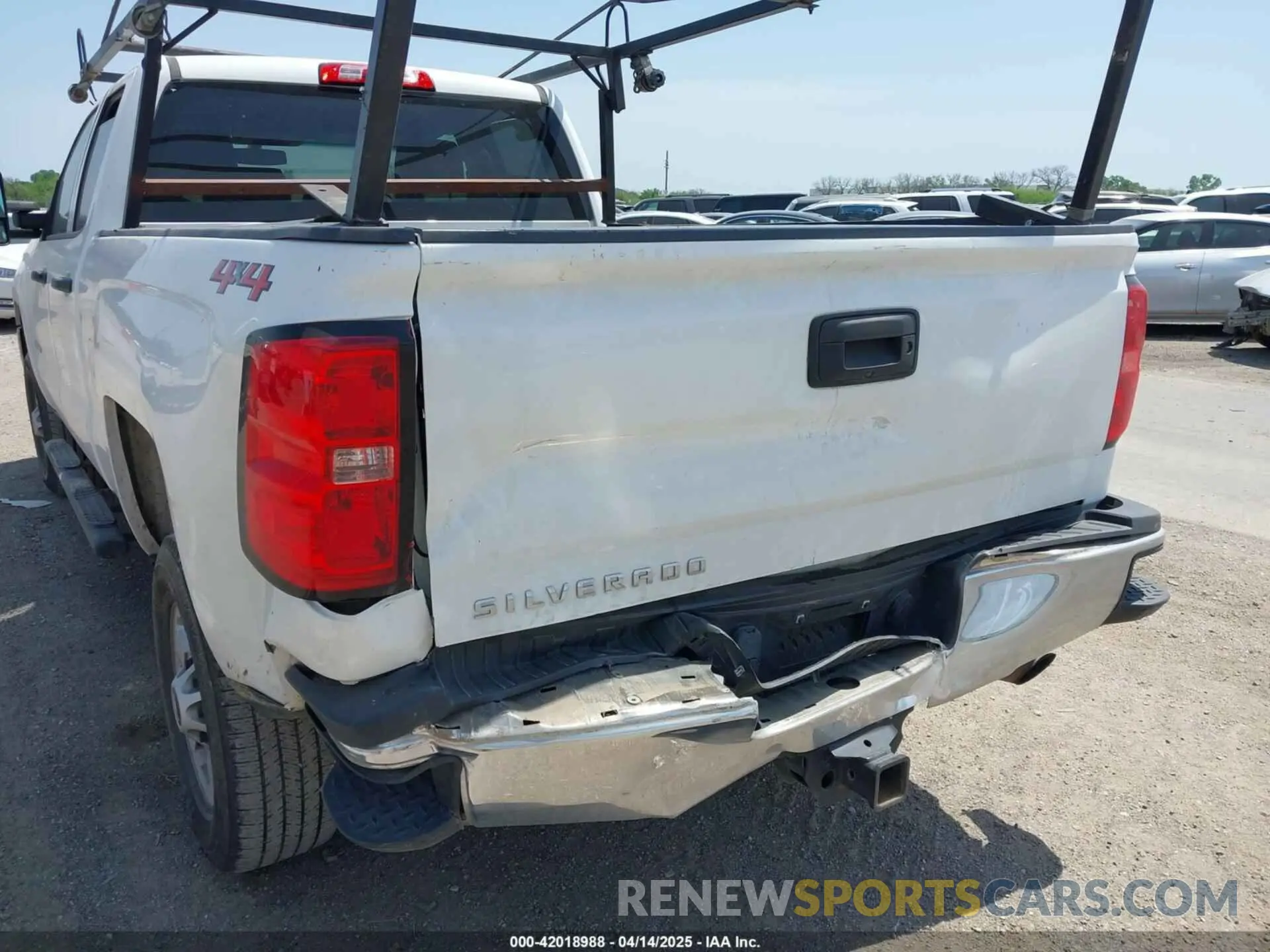 6 Photograph of a damaged car 2GC2KREG0K1200607 CHEVROLET SILVERADO 2500HD 2019
