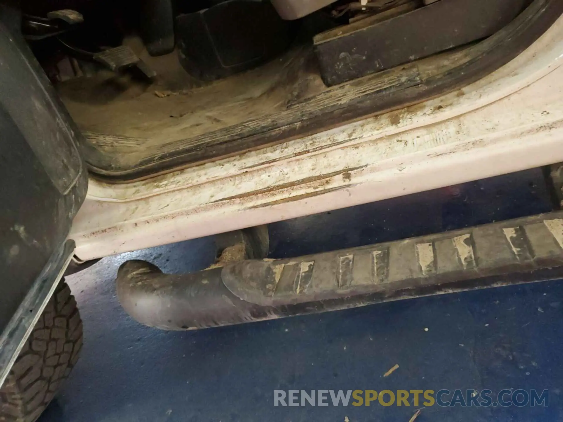 17 Photograph of a damaged car 2GC2KREG1K1189083 CHEVROLET SILVERADO 2500HD 2019