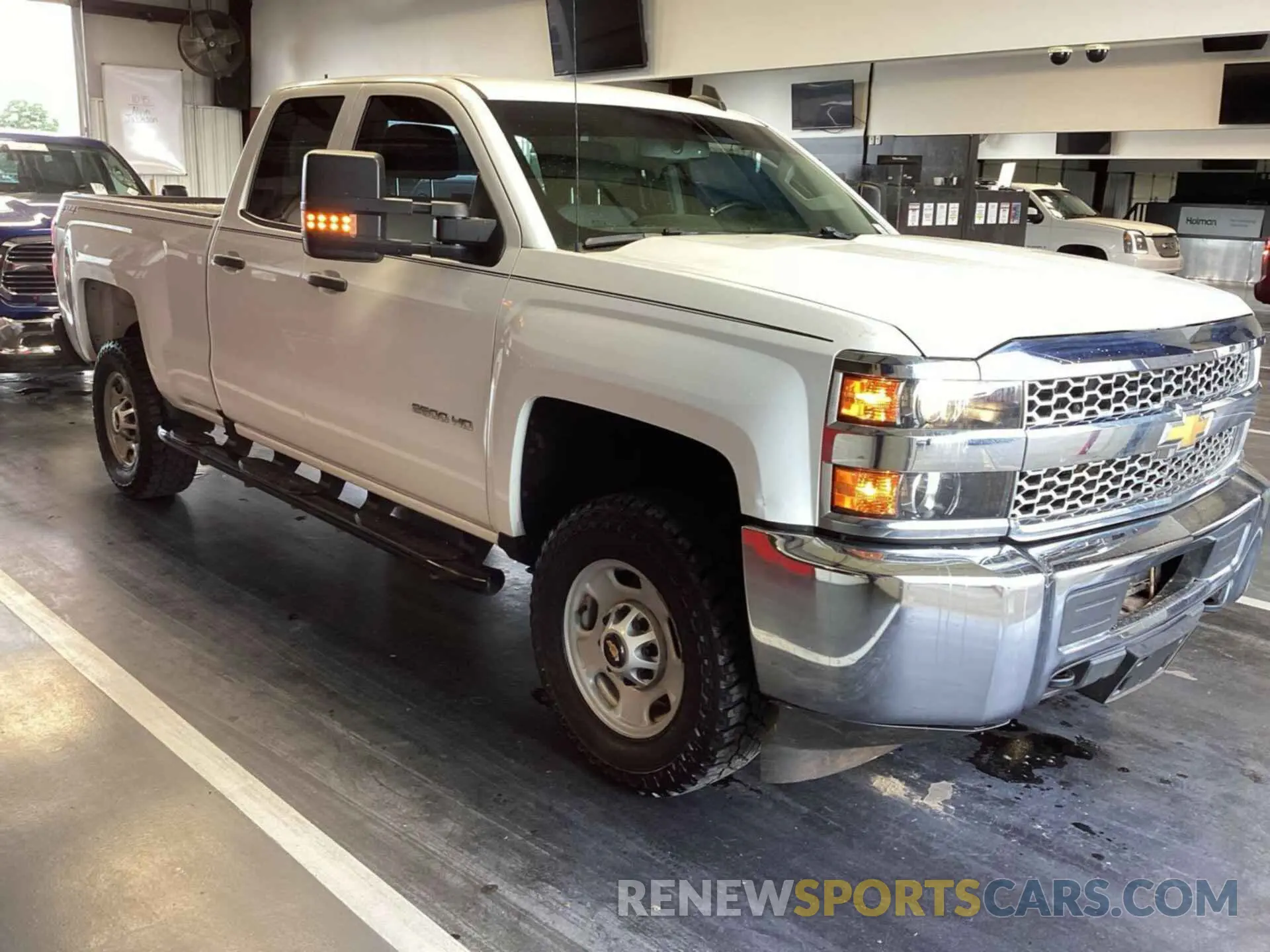 10 Photograph of a damaged car 2GC2KREG2K1199377 CHEVROLET SILVERADO 2500HD 2019