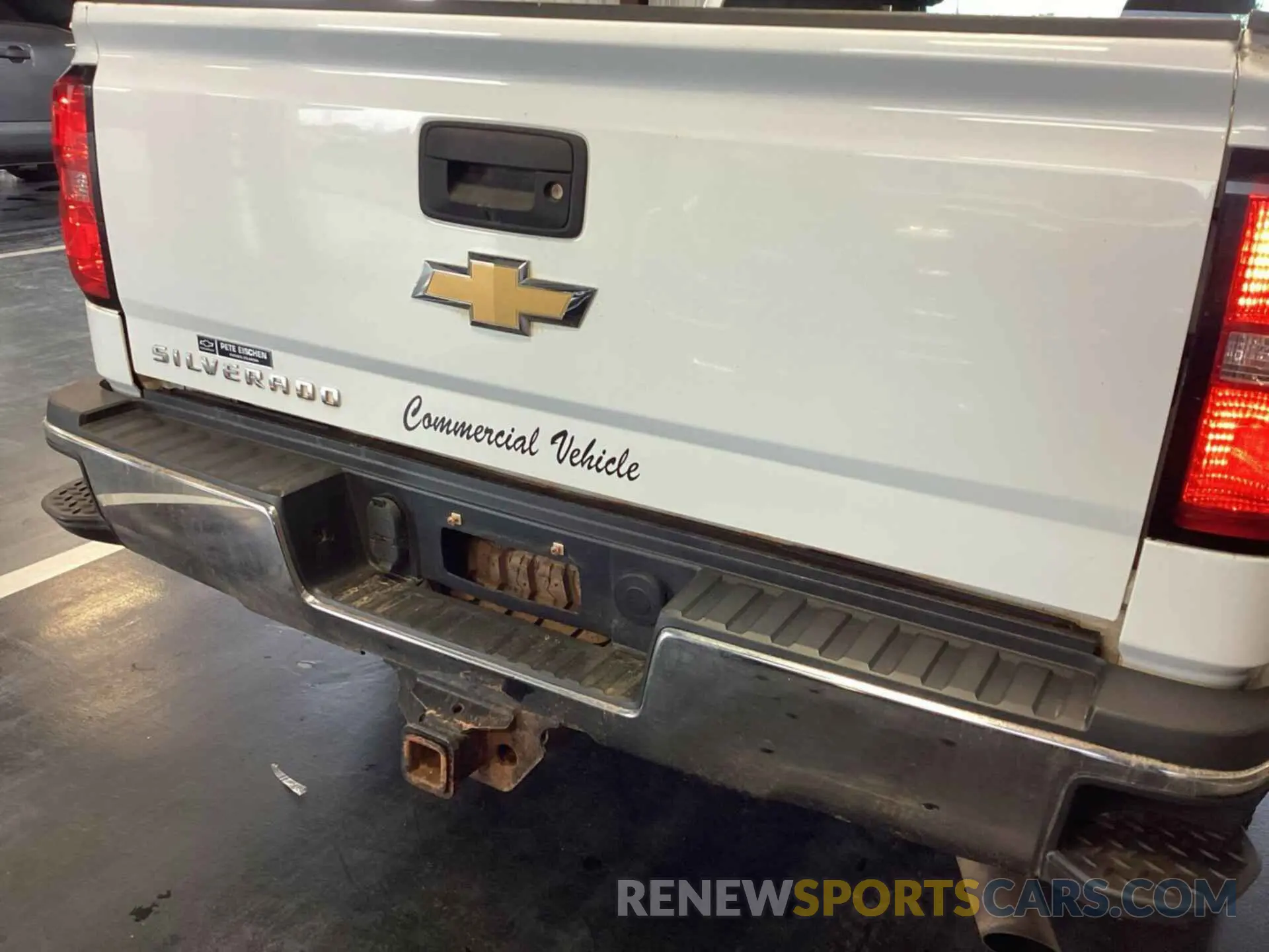 17 Photograph of a damaged car 2GC2KREG2K1199377 CHEVROLET SILVERADO 2500HD 2019