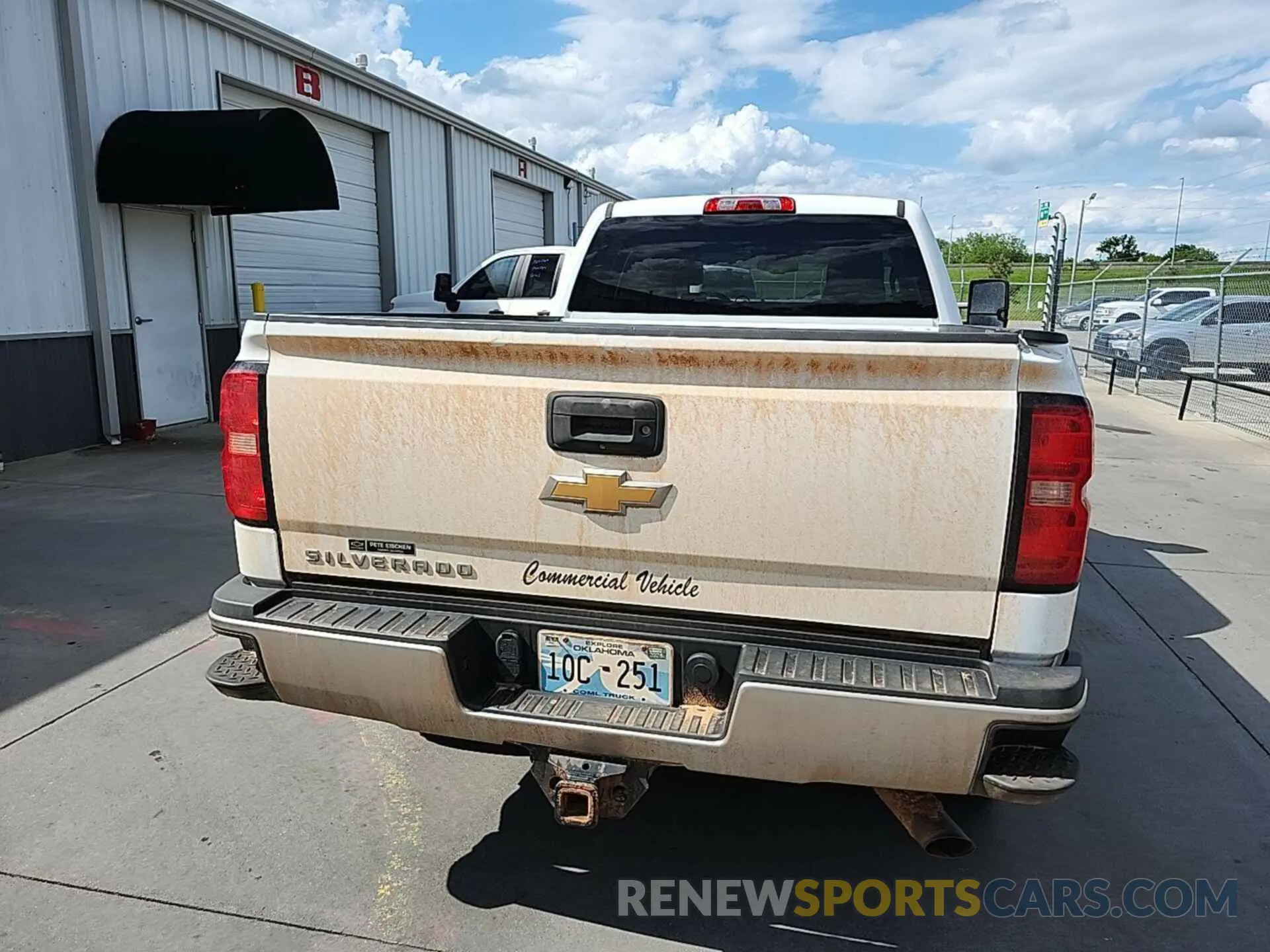 2 Photograph of a damaged car 2GC2KREG2K1199377 CHEVROLET SILVERADO 2500HD 2019