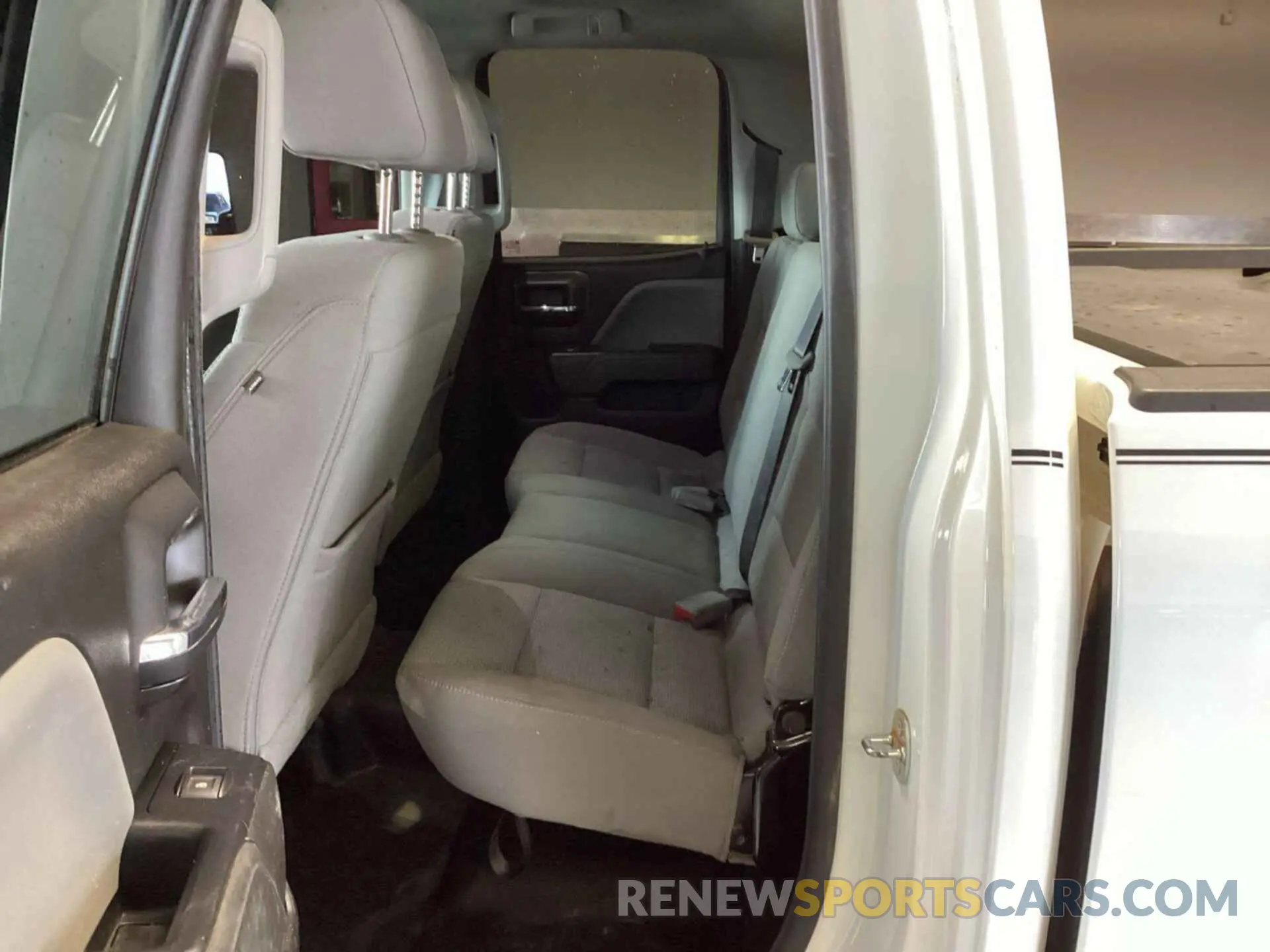 21 Photograph of a damaged car 2GC2KREG2K1199377 CHEVROLET SILVERADO 2500HD 2019