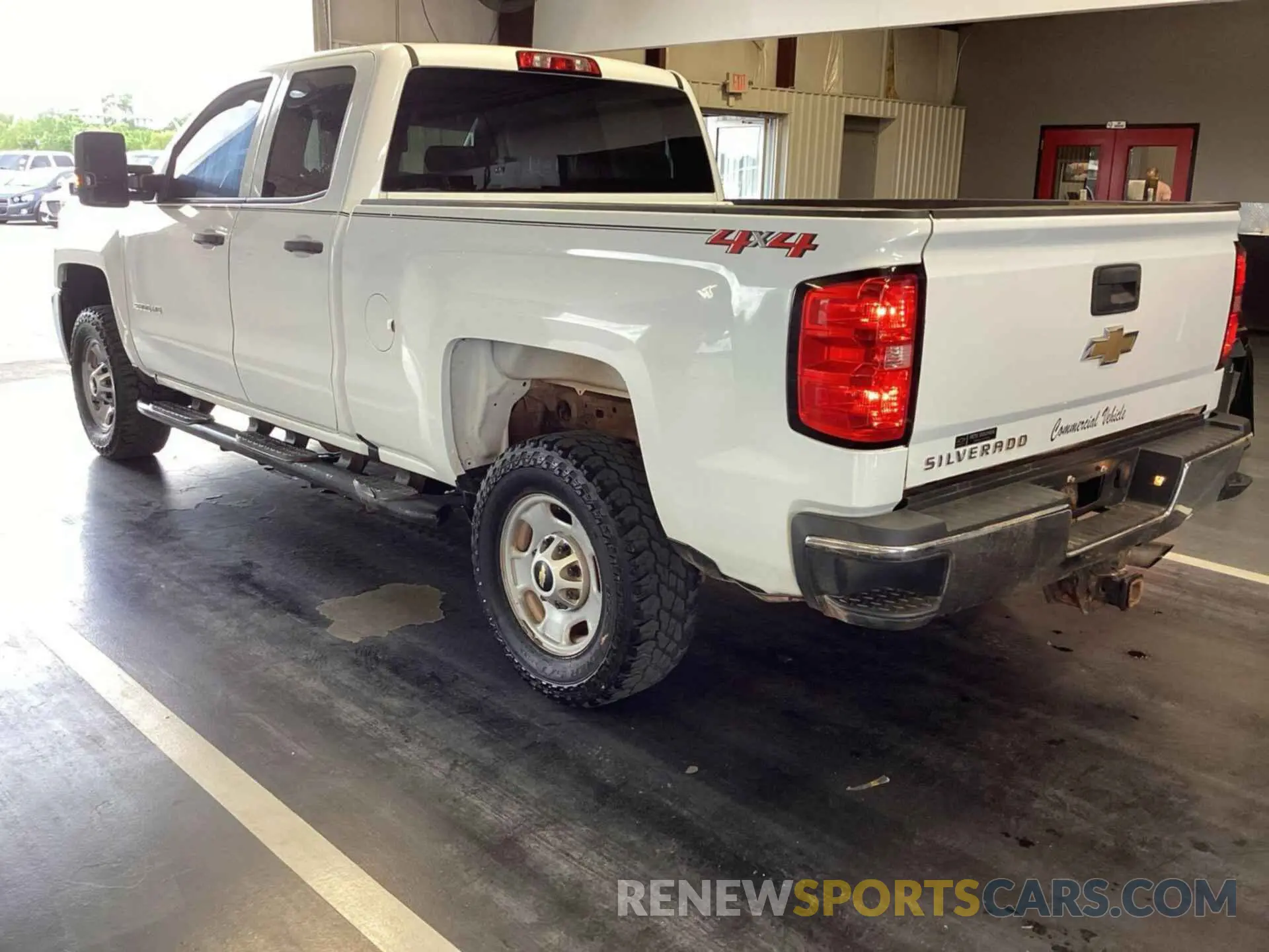 5 Photograph of a damaged car 2GC2KREG2K1199377 CHEVROLET SILVERADO 2500HD 2019