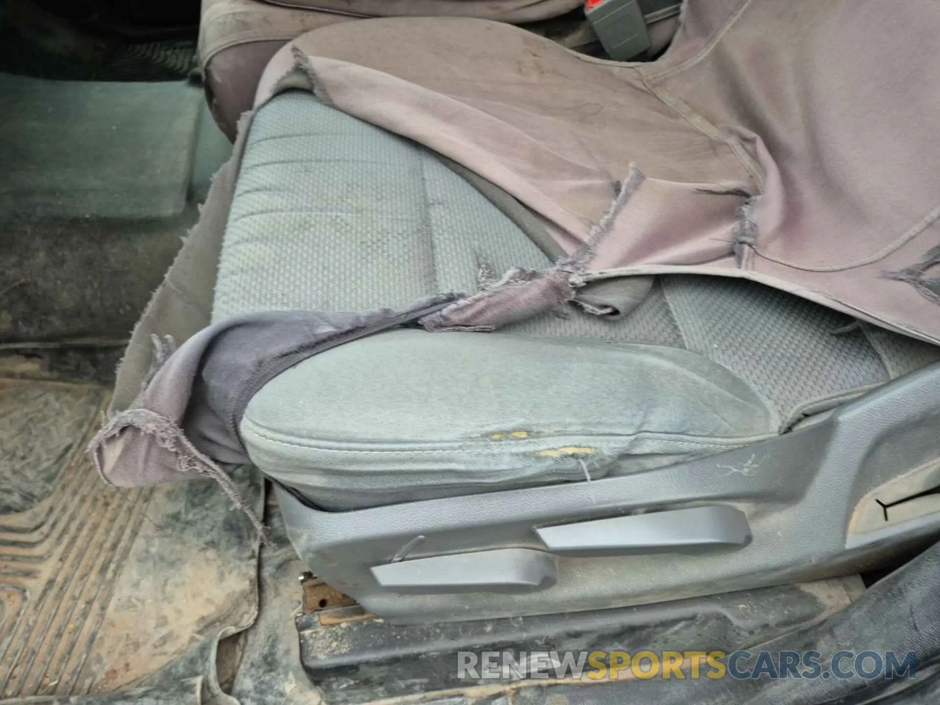 21 Photograph of a damaged car 2GC2KREG3K1182412 CHEVROLET SILVERADO 2500HD 2019
