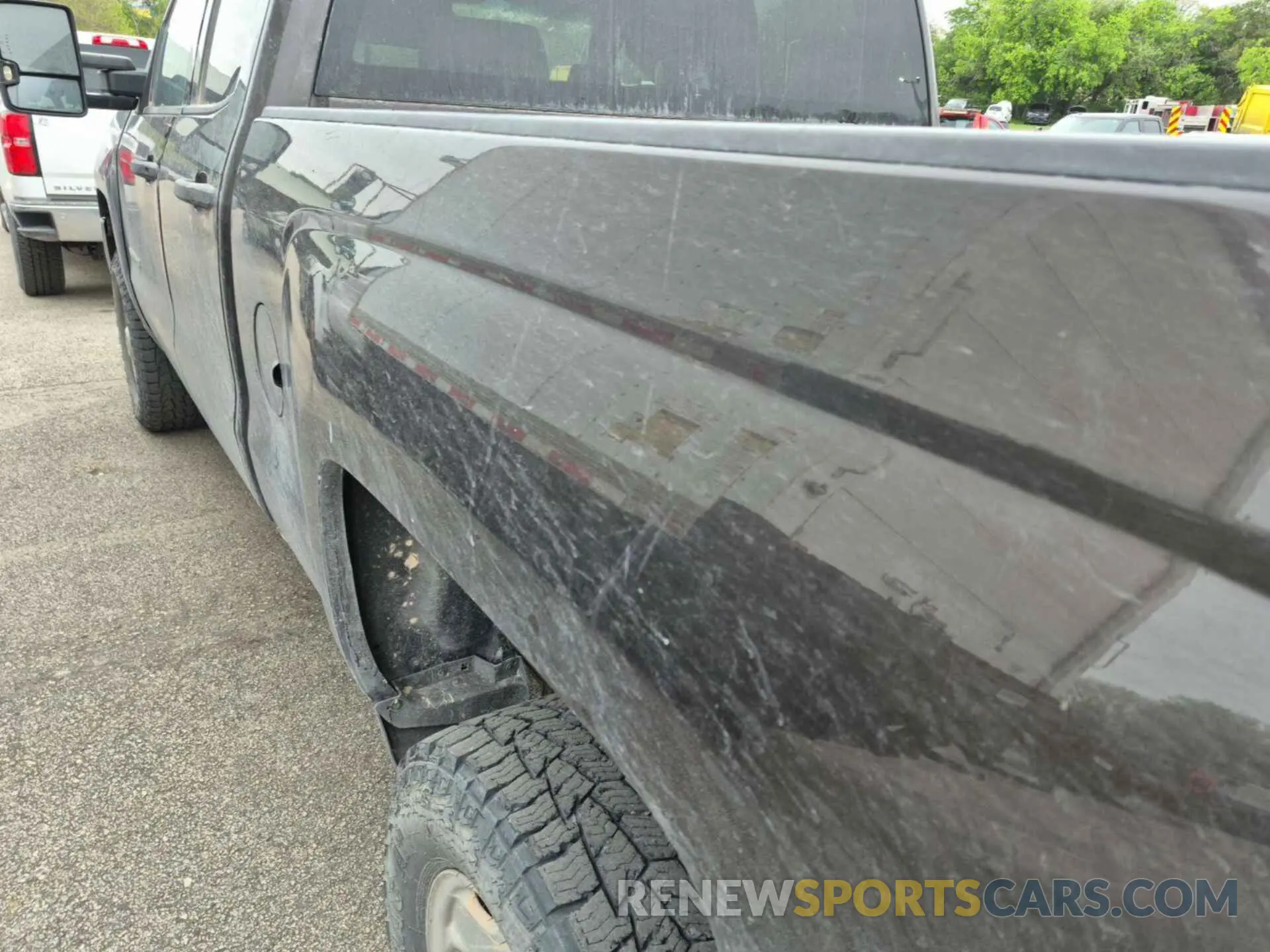 31 Photograph of a damaged car 2GC2KREG3K1182412 CHEVROLET SILVERADO 2500HD 2019