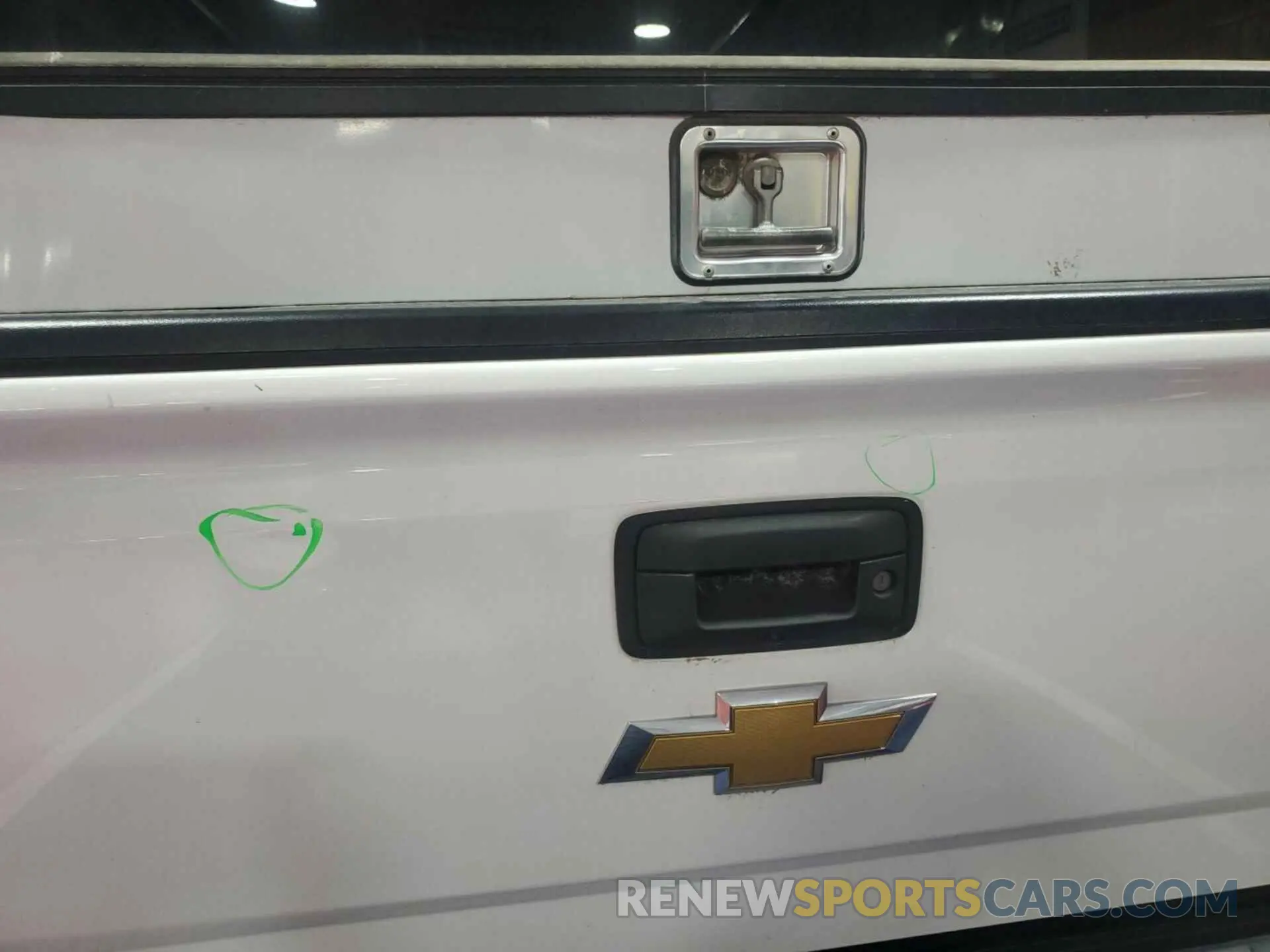 1 Photograph of a damaged car 2GC2KREG4K1109856 CHEVROLET SILVERADO 2500HD 2019