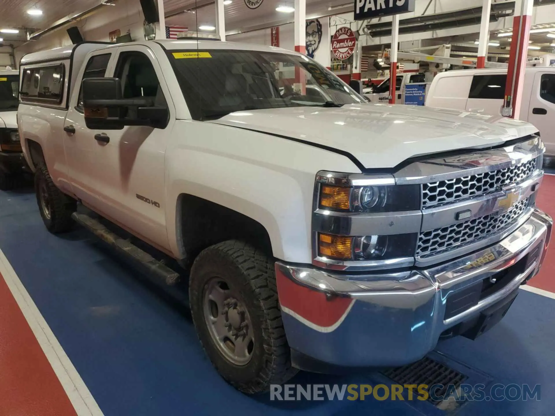 2 Photograph of a damaged car 2GC2KREG4K1109856 CHEVROLET SILVERADO 2500HD 2019