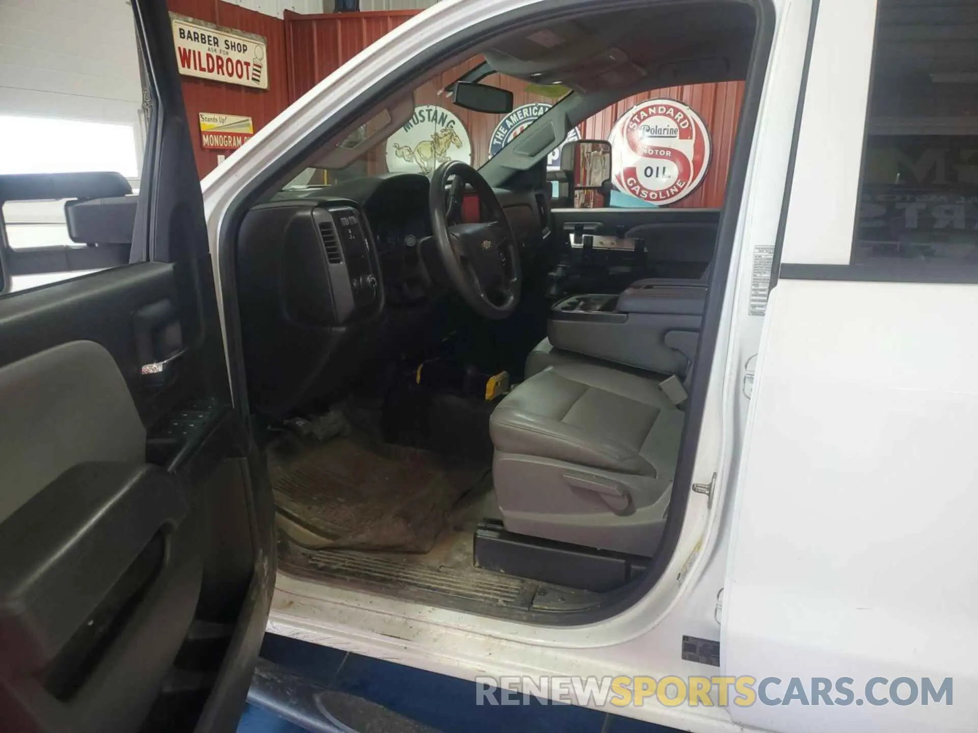 28 Photograph of a damaged car 2GC2KREG4K1109856 CHEVROLET SILVERADO 2500HD 2019