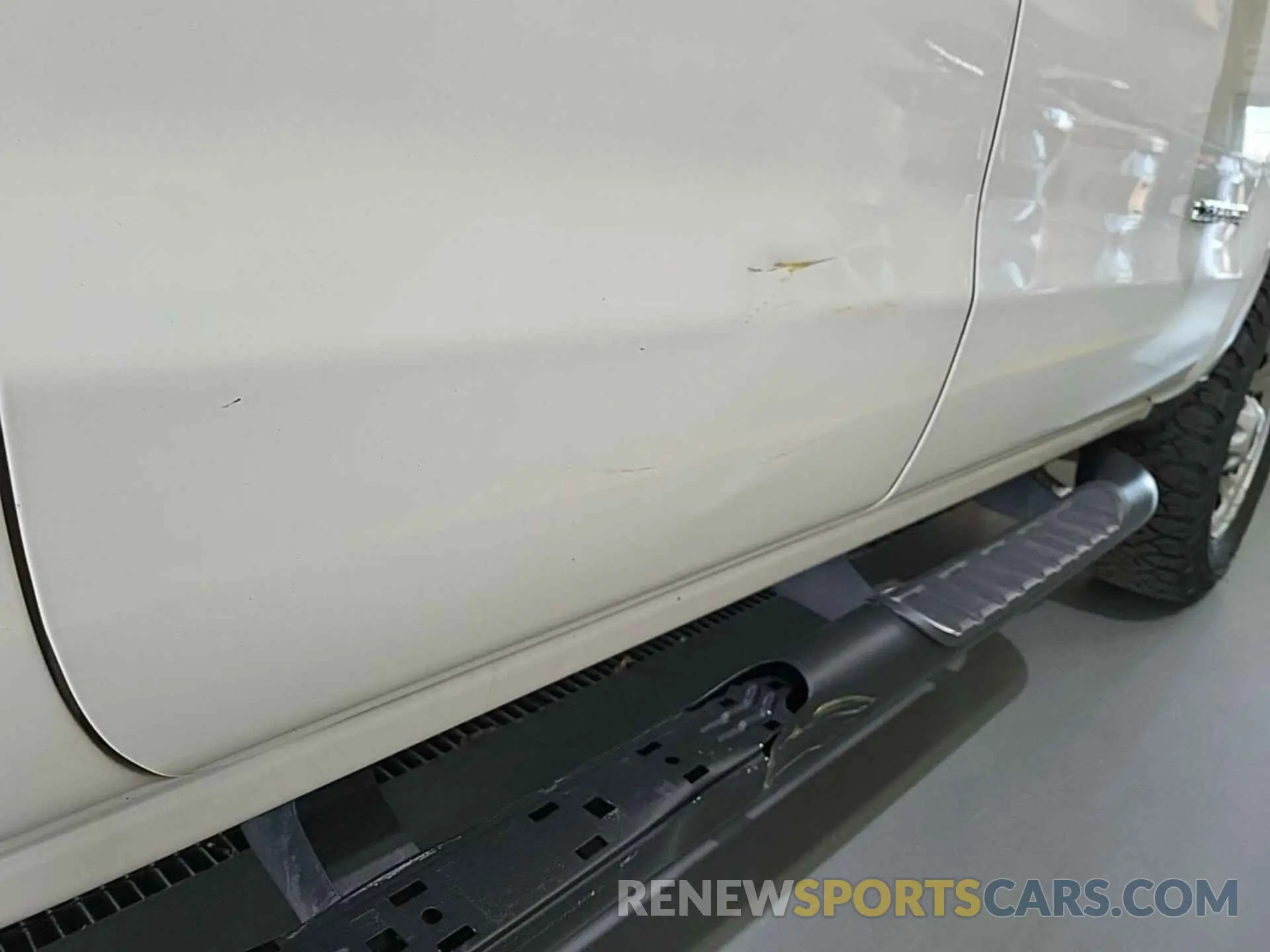 28 Photograph of a damaged car 2GC2KREG4K1187232 CHEVROLET SILVERADO 2500HD 2019