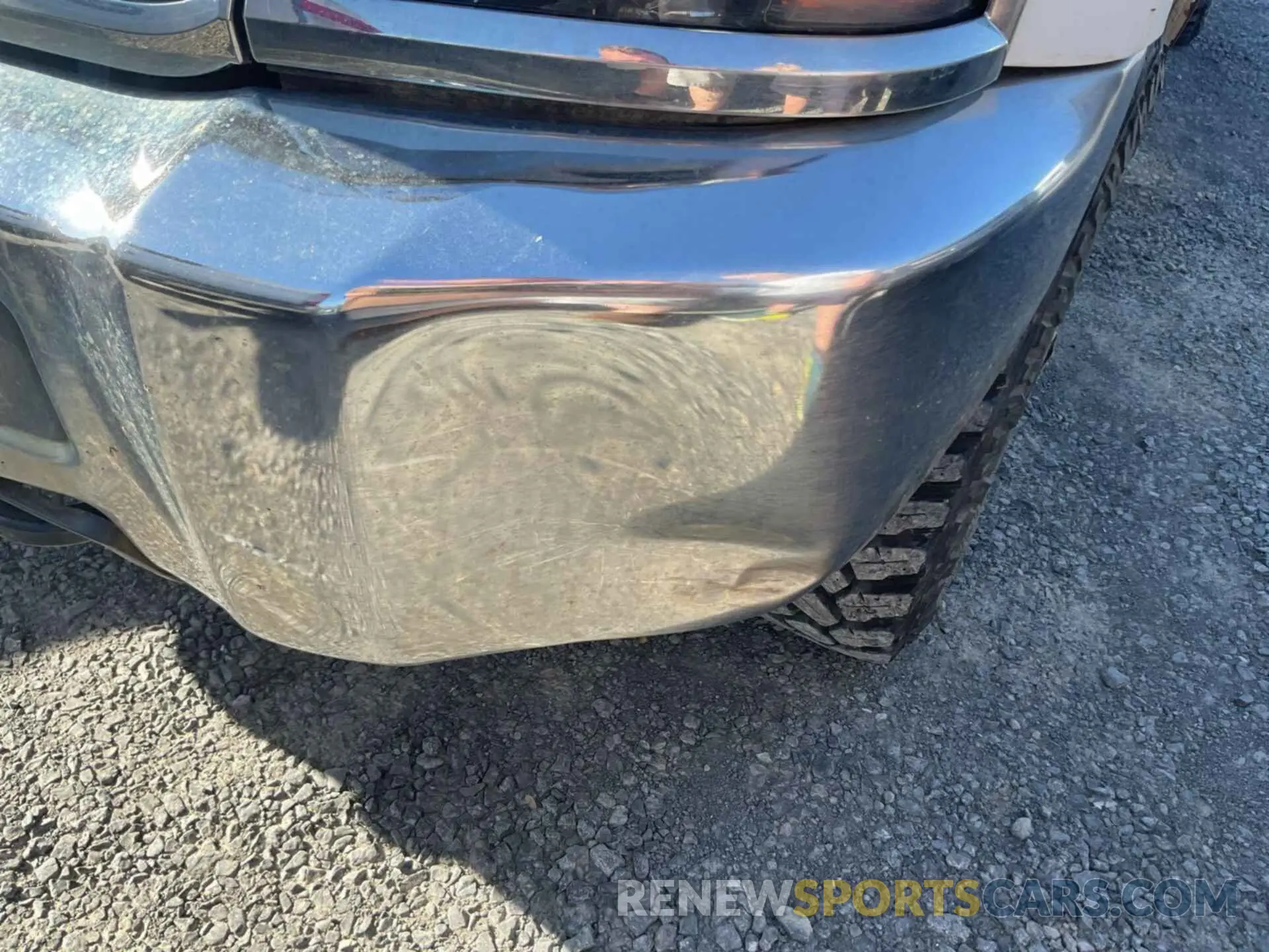 18 Photograph of a damaged car 2GC2KREG8K1167839 CHEVROLET SILVERADO 2500HD 2019