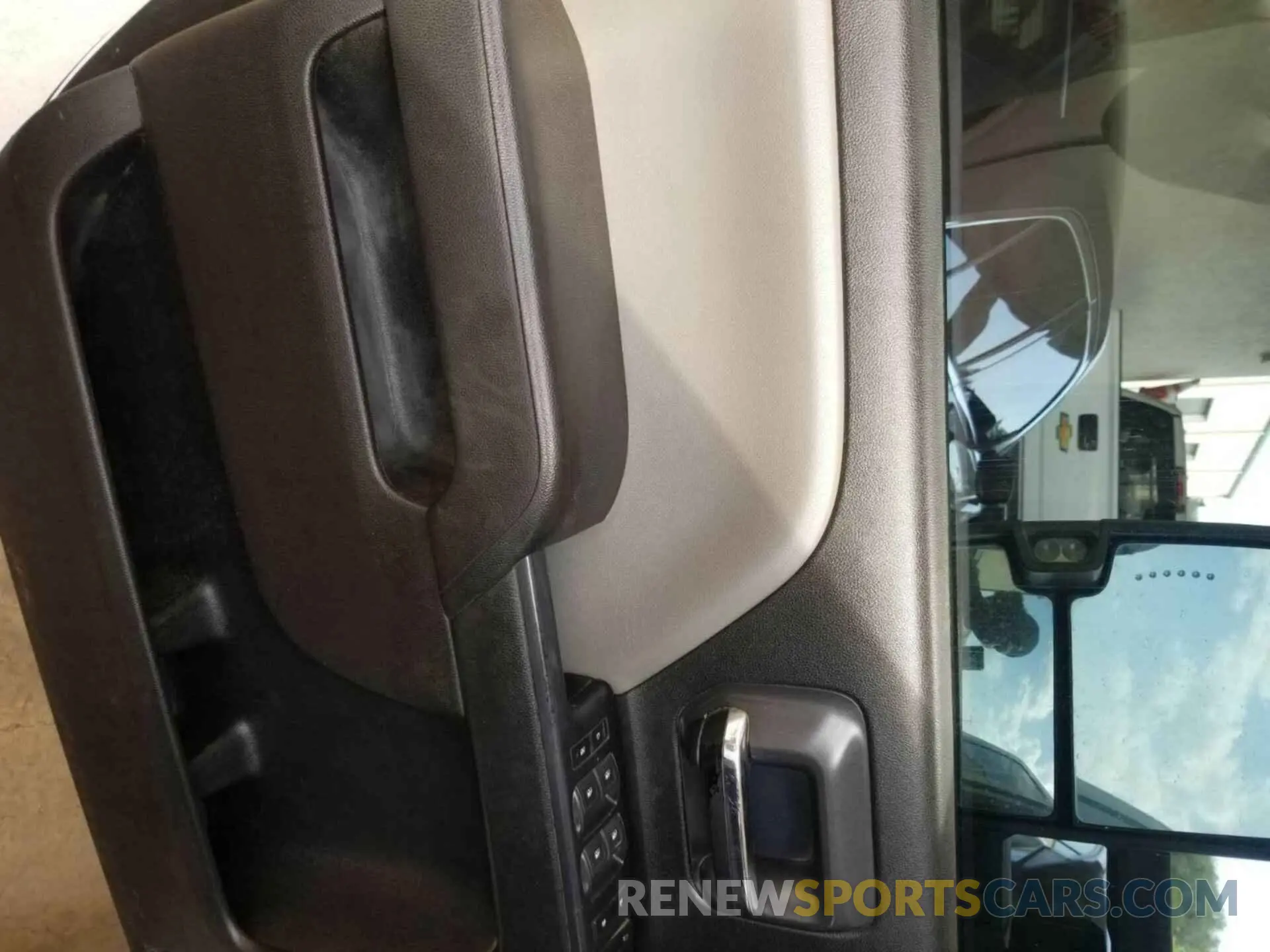 20 Photograph of a damaged car 2GC2KREGXK1115628 CHEVROLET SILVERADO 2500HD 2019