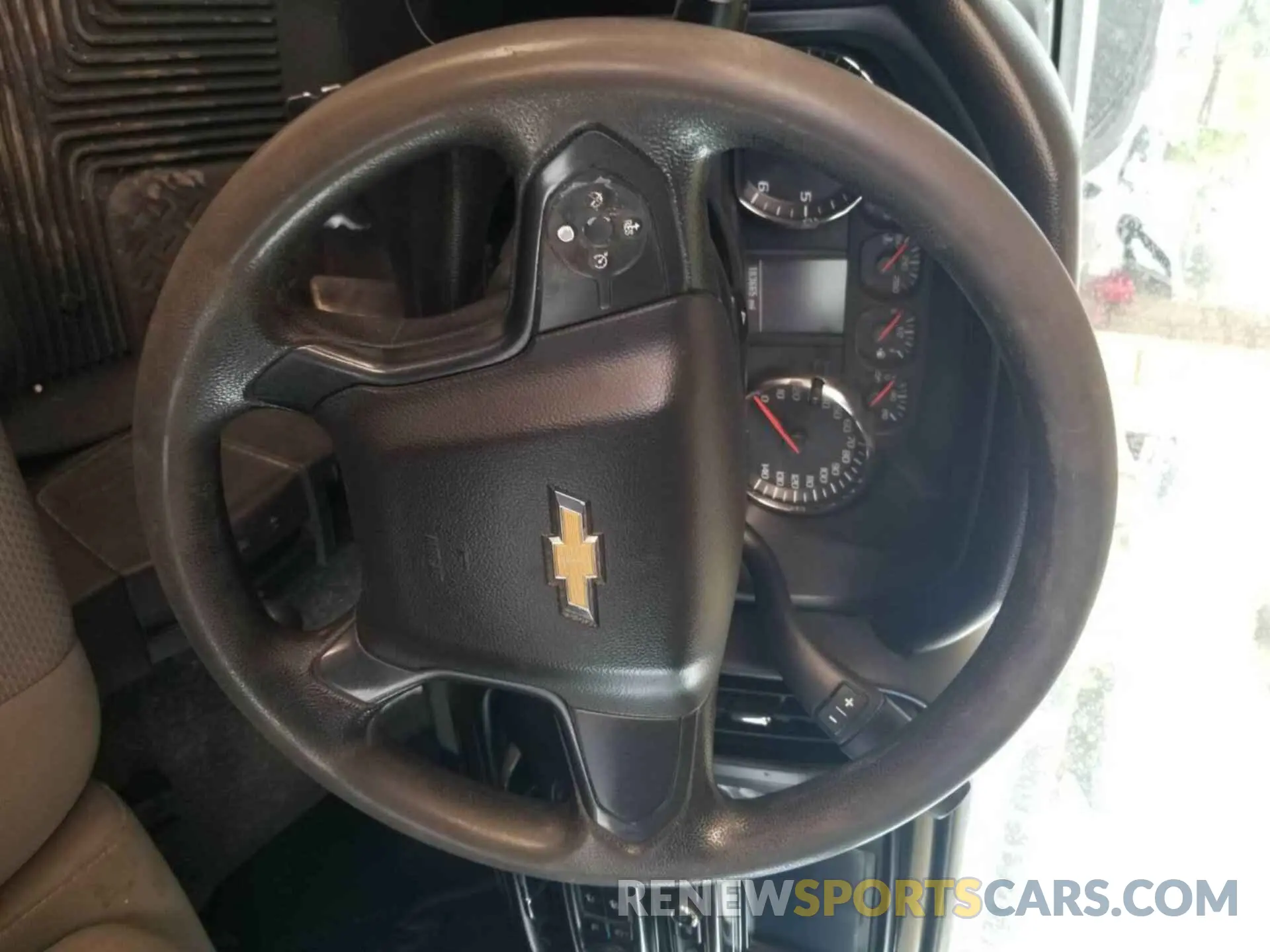 5 Photograph of a damaged car 2GC2KREGXK1115628 CHEVROLET SILVERADO 2500HD 2019