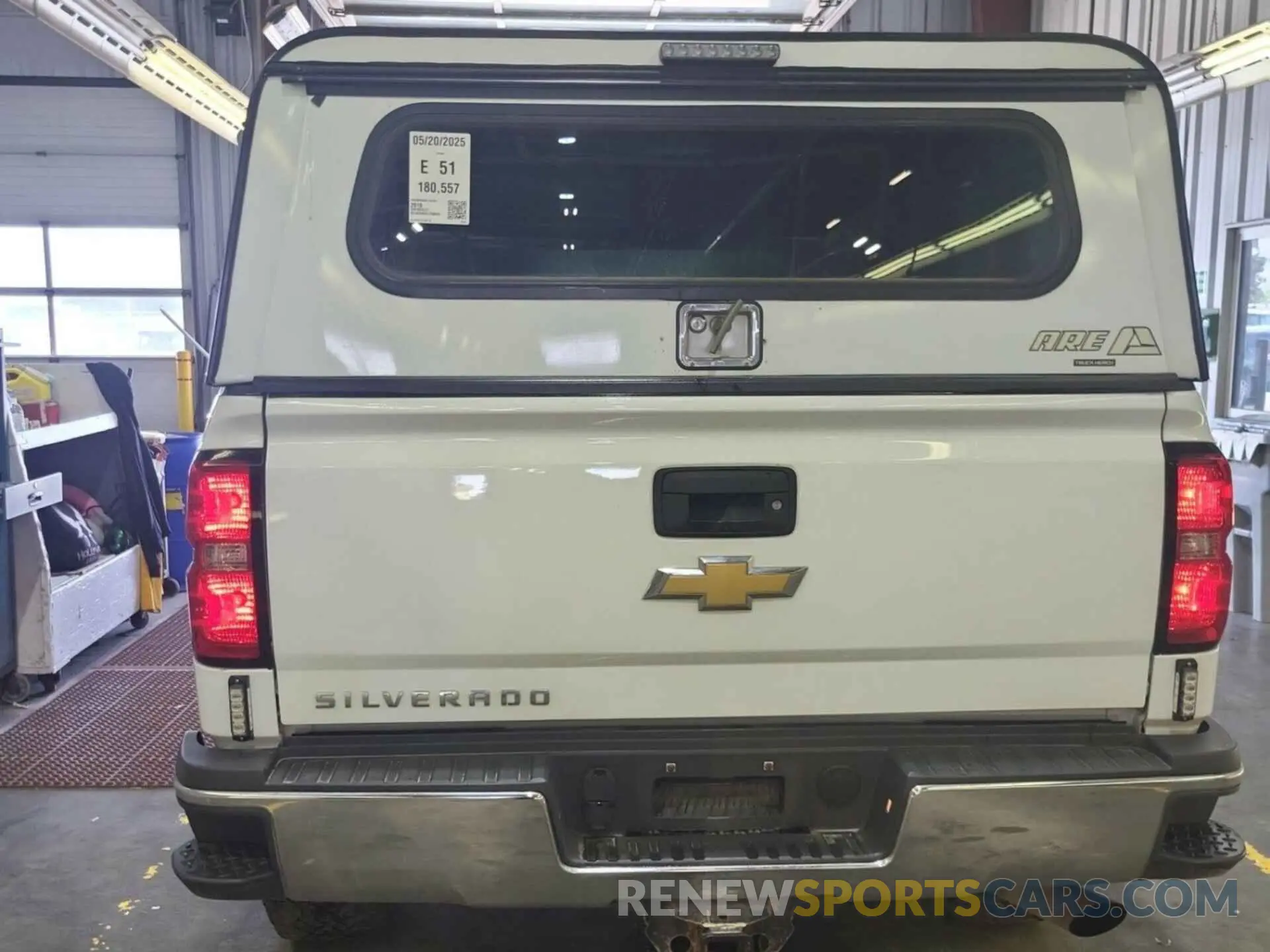 31 Photograph of a damaged car 2GC2KREGXK1187204 CHEVROLET SILVERADO 2500HD 2019
