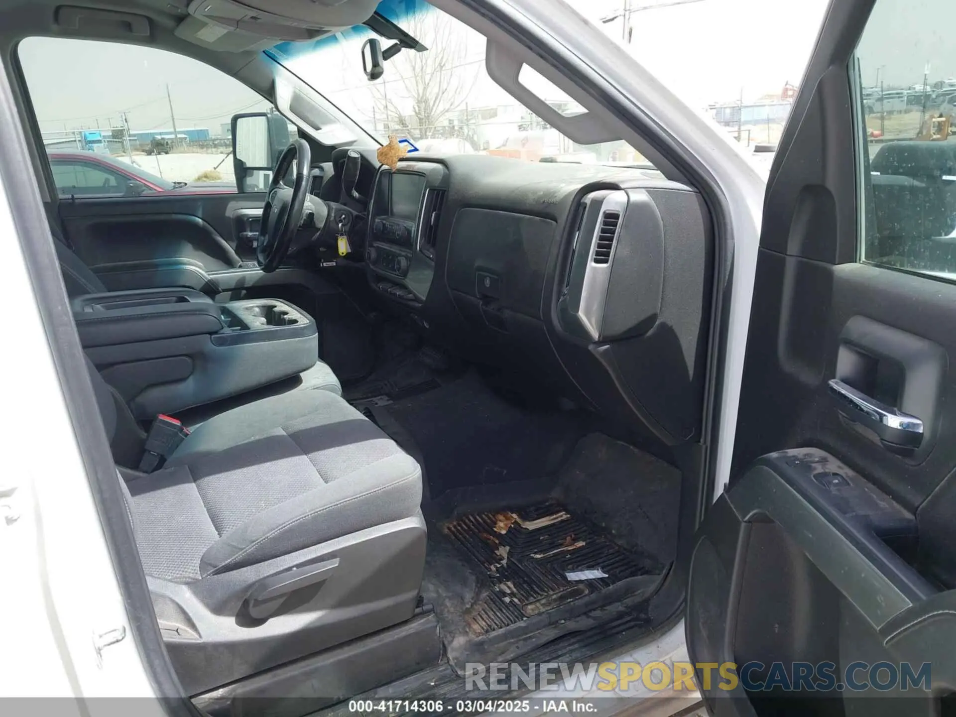 5 Photograph of a damaged car 2GC2KSEG0K1159905 CHEVROLET SILVERADO 2500HD 2019