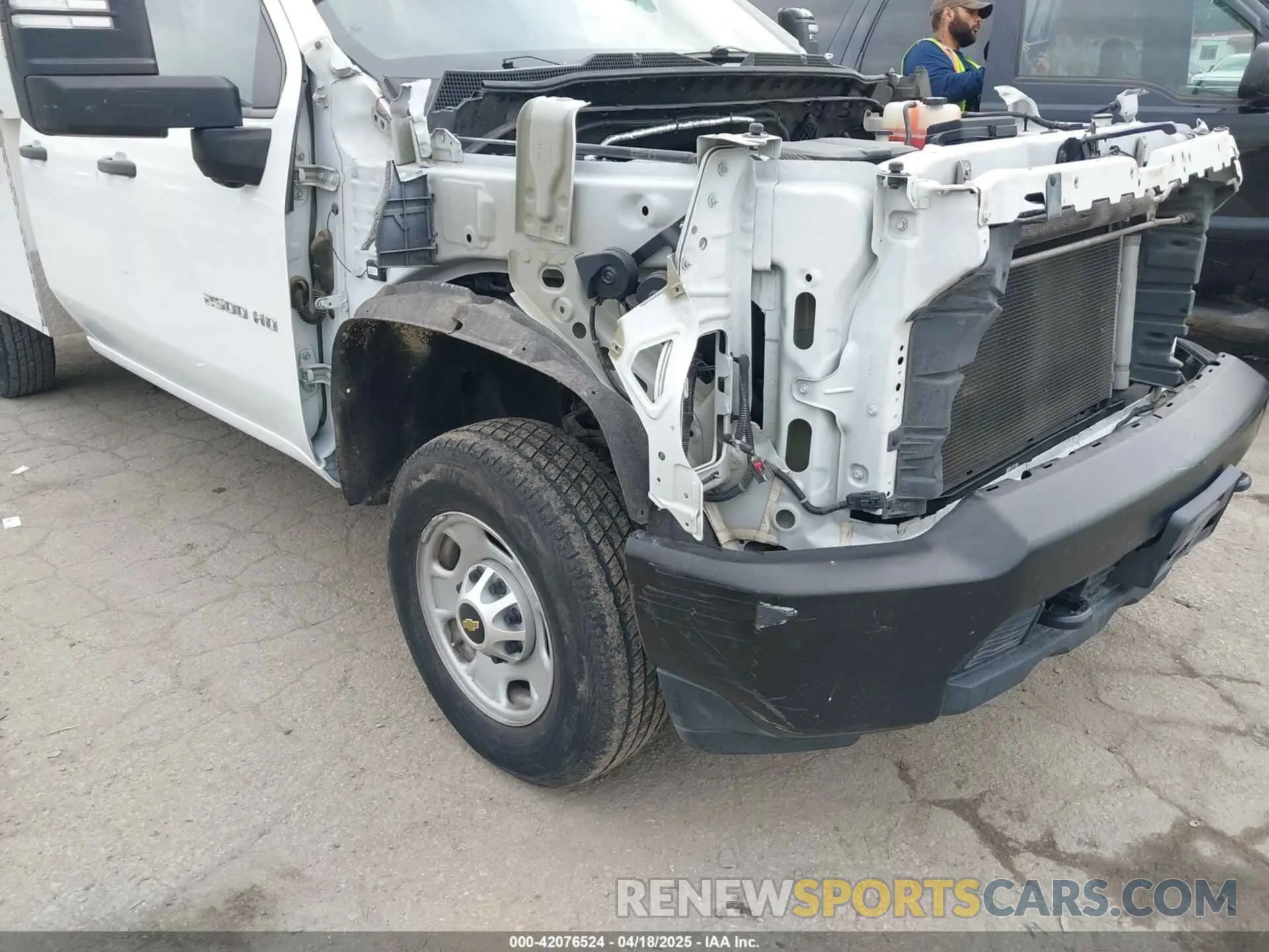 18 Photograph of a damaged car 1GB2WLE78LF284403 CHEVROLET SILVERADO 2500HD 2020