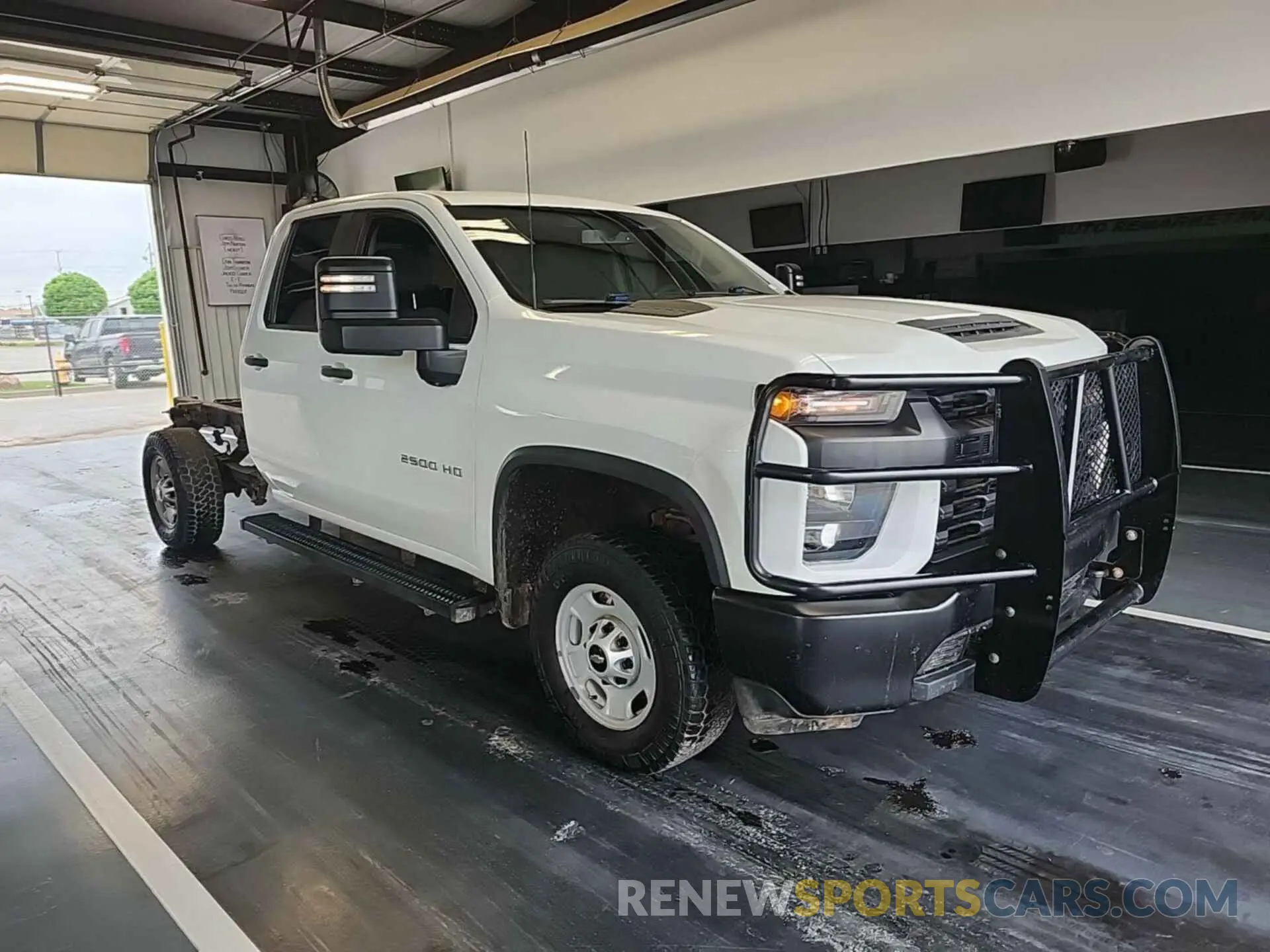 12 Photograph of a damaged car 1GB2YLE7XLF260310 CHEVROLET SILVERADO 2500HD 2020