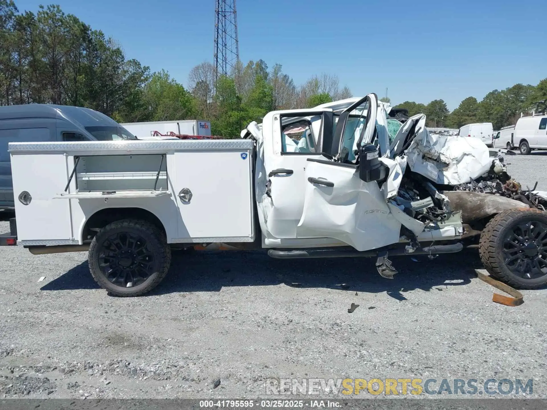 12 Фотография поврежденного автомобиля 1GB5WLE75LF287790 CHEVROLET SILVERADO 2500HD 2020