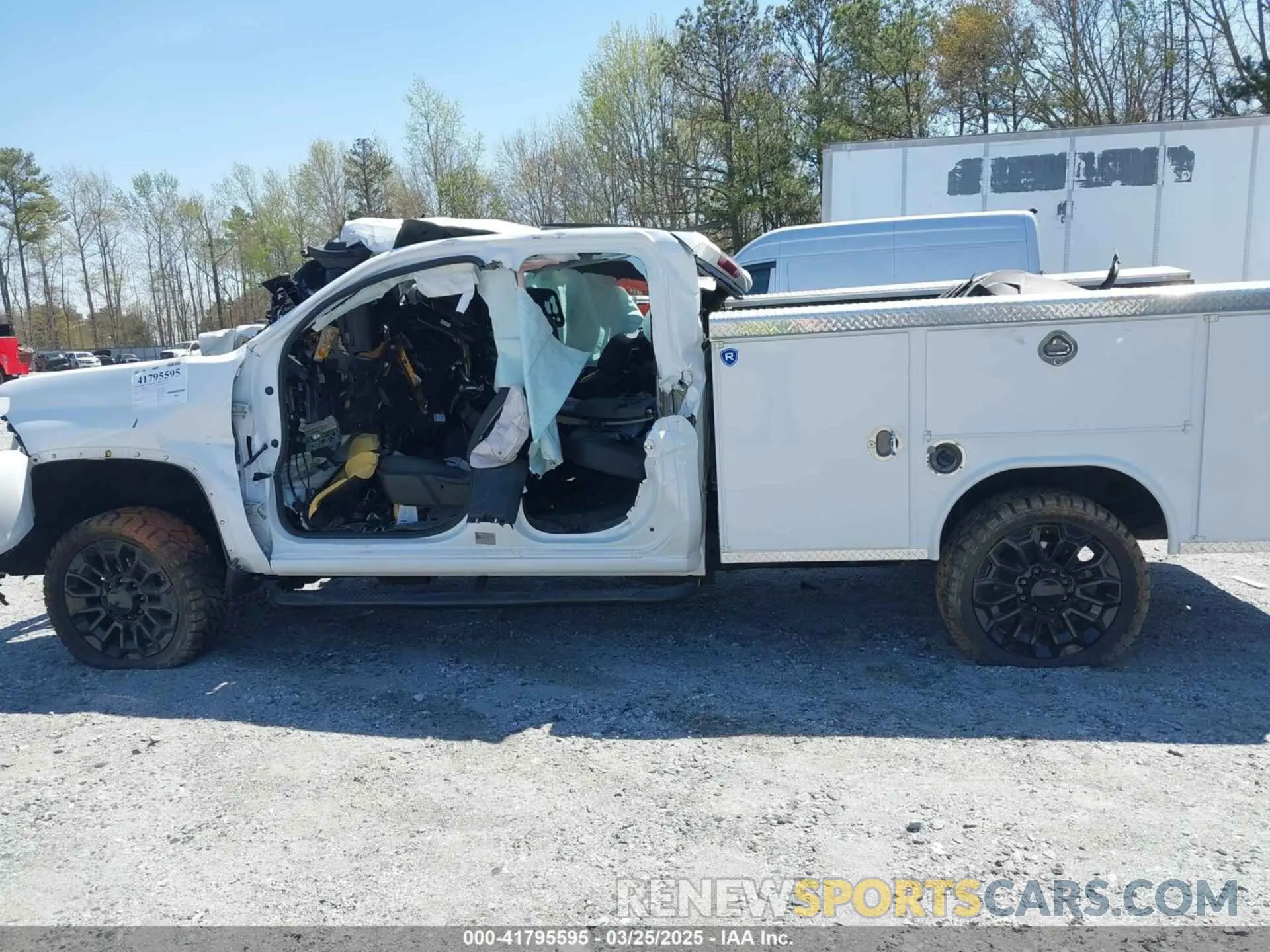 13 Фотография поврежденного автомобиля 1GB5WLE75LF287790 CHEVROLET SILVERADO 2500HD 2020