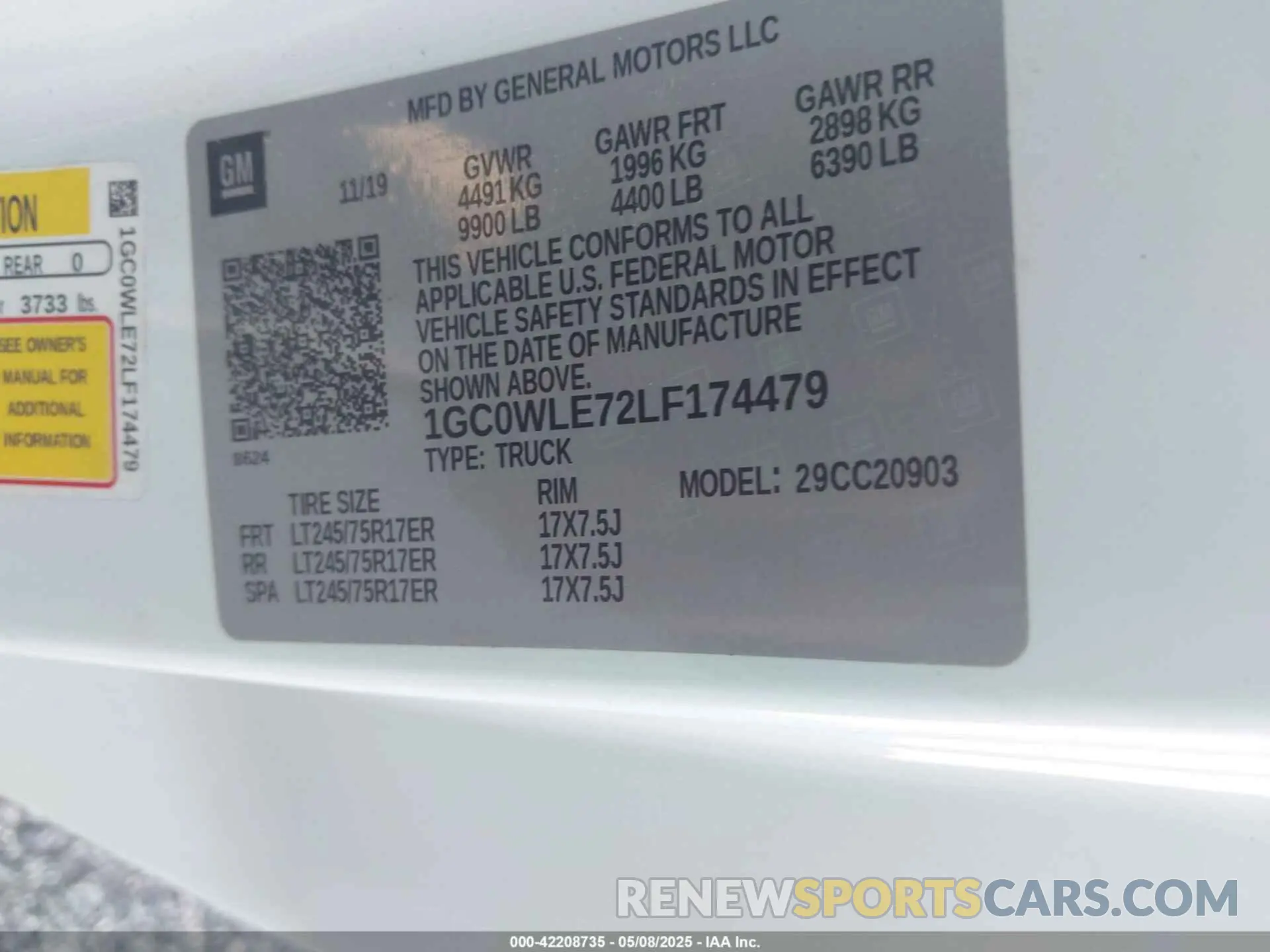 9 Photograph of a damaged car 1GC0WLE72LF174479 CHEVROLET SILVERADO 2500HD 2020