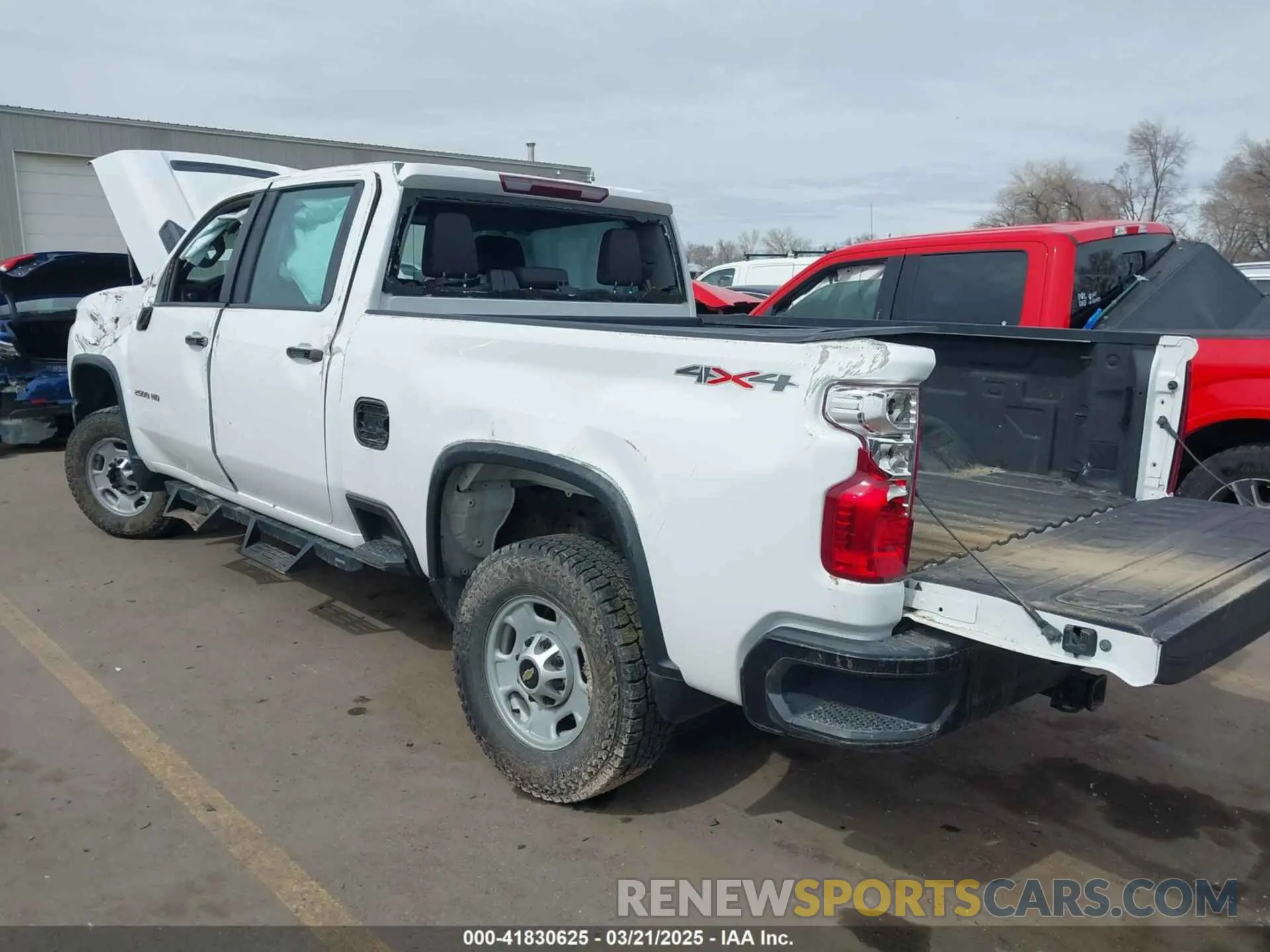 3 Фотография поврежденного автомобиля 1GC1YLE71LF331515 CHEVROLET SILVERADO 2500HD 2020