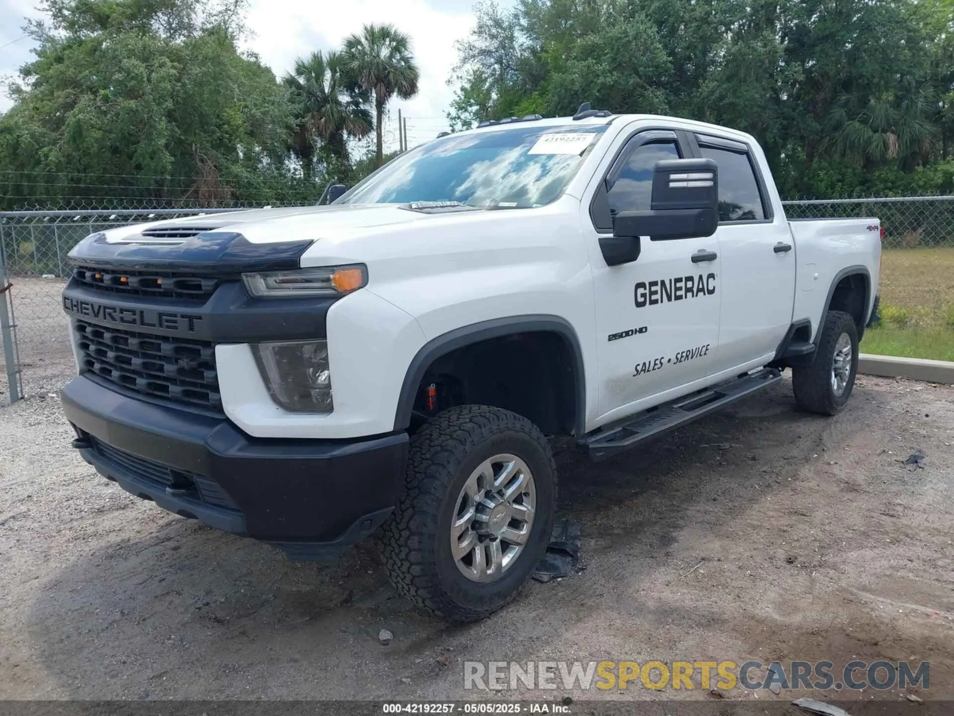 2 Photograph of a damaged car 1GC1YLEYXLF190842 CHEVROLET SILVERADO 2500HD 2020