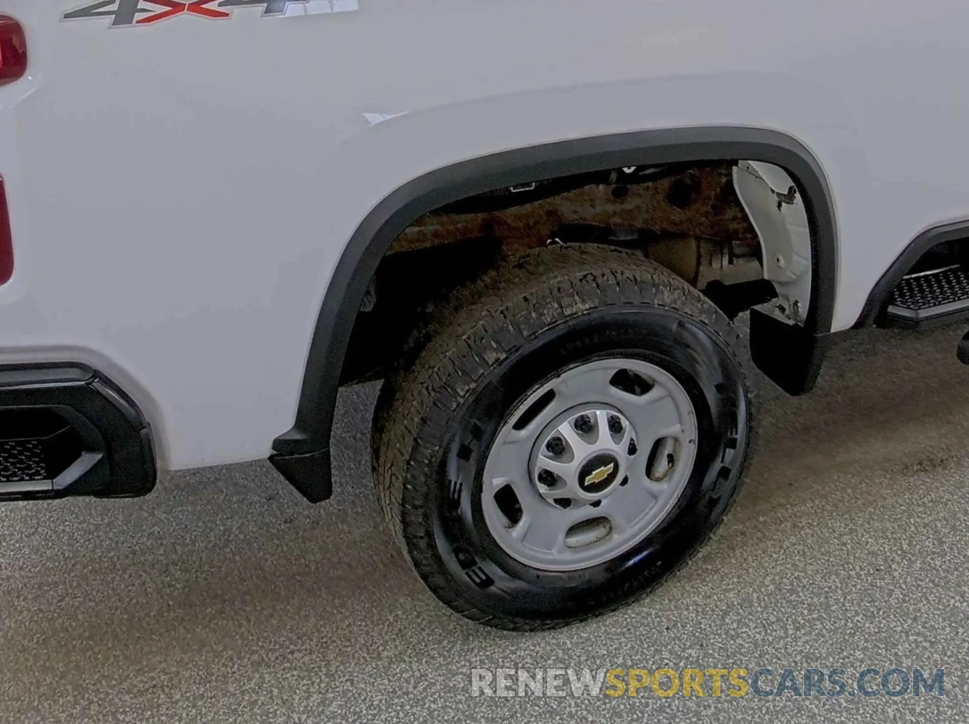 21 Photograph of a damaged car 1GC2YLE73LF266932 CHEVROLET SILVERADO 2500HD 2020