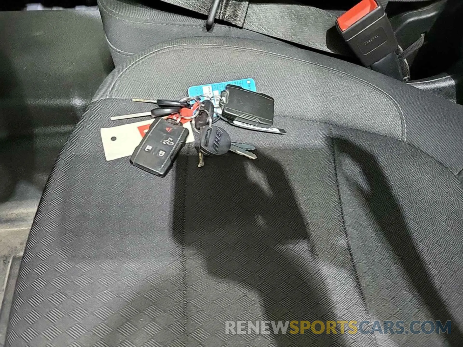 3 Photograph of a damaged car 1GC2YLE73LF266932 CHEVROLET SILVERADO 2500HD 2020