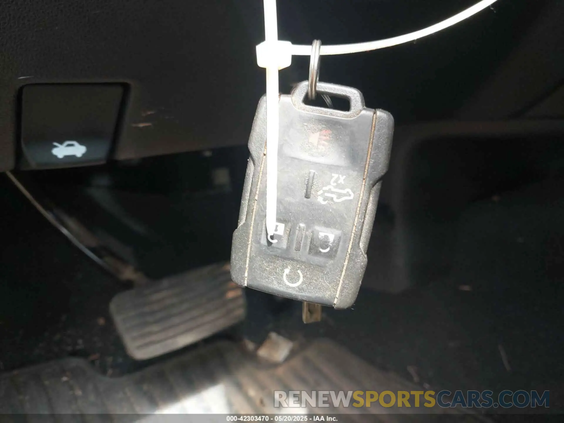 10 Photograph of a damaged car 1GC4WME73LF334442 CHEVROLET SILVERADO 2500HD 2020