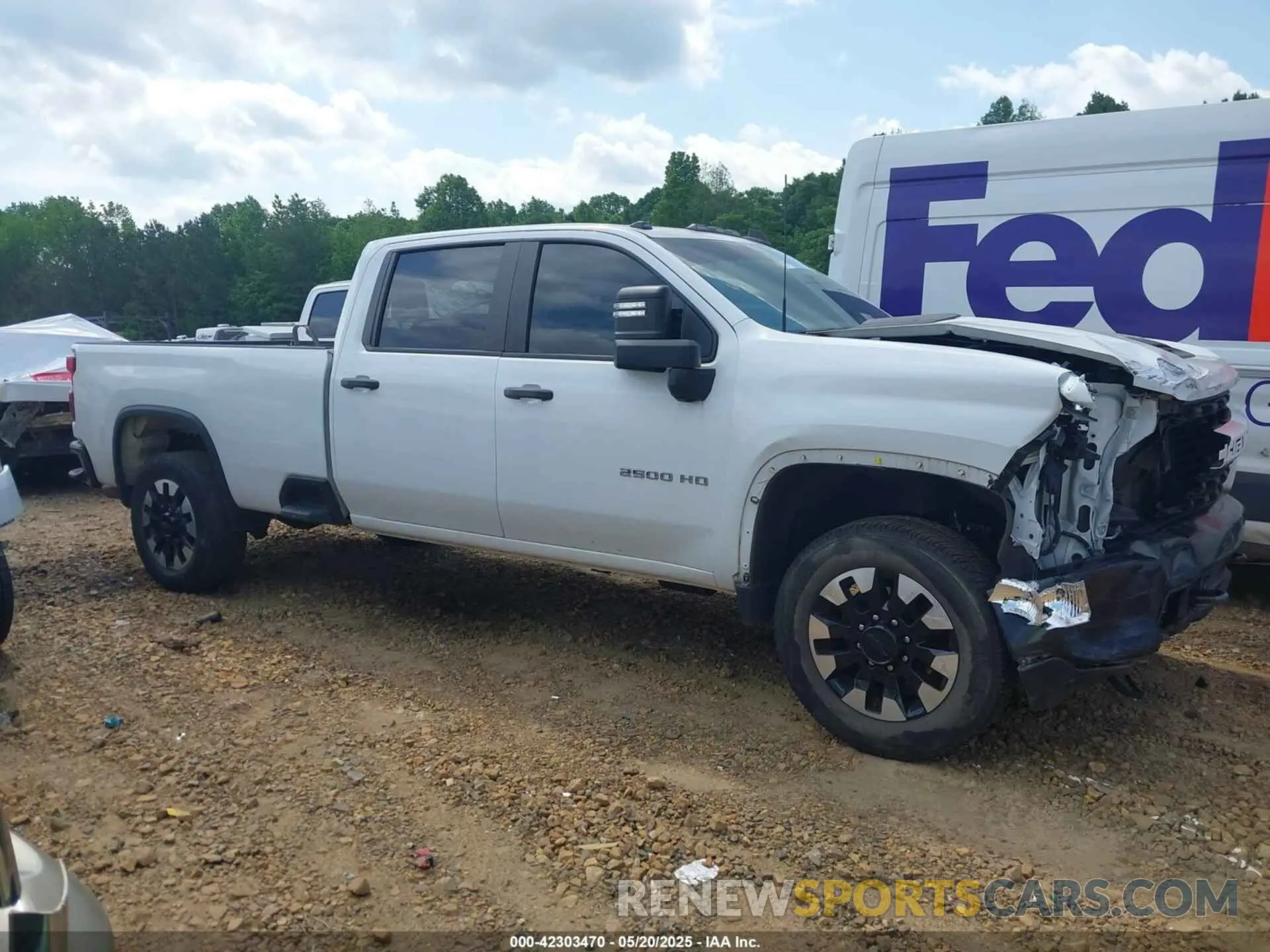 13 Photograph of a damaged car 1GC4WME73LF334442 CHEVROLET SILVERADO 2500HD 2020