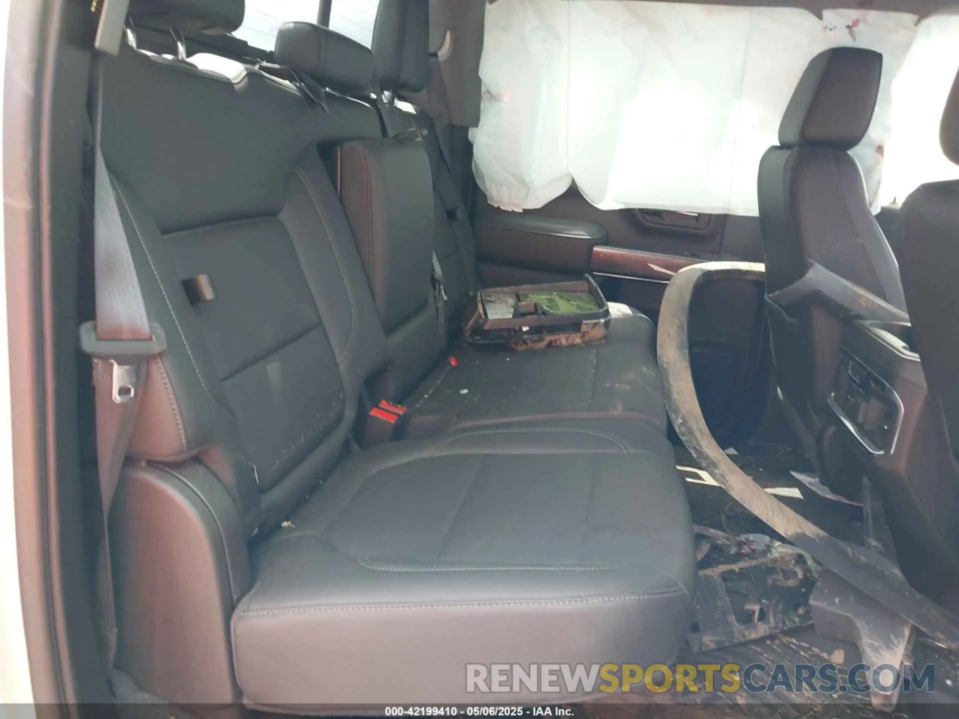 8 Photograph of a damaged car 1GC4YPEY5LF102557 CHEVROLET SILVERADO 2500HD 2020