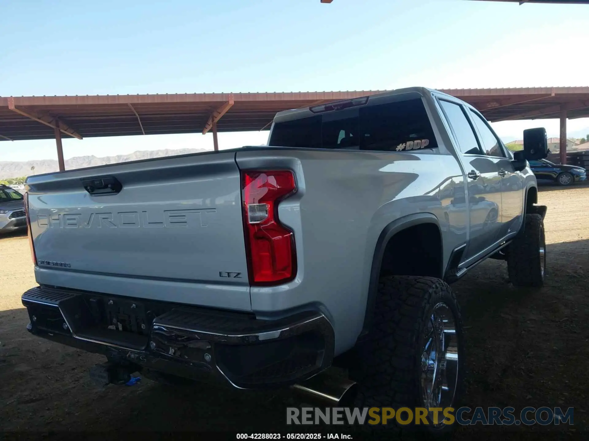 4 Photograph of a damaged car 1GC4YPEY8LF340385 CHEVROLET SILVERADO 2500HD 2020