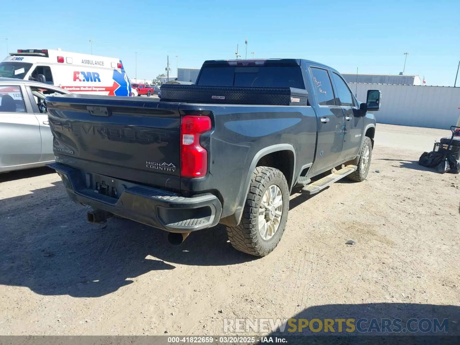 4 Фотография поврежденного автомобиля 1GC4YREY0LF193975 CHEVROLET SILVERADO 2500HD 2020