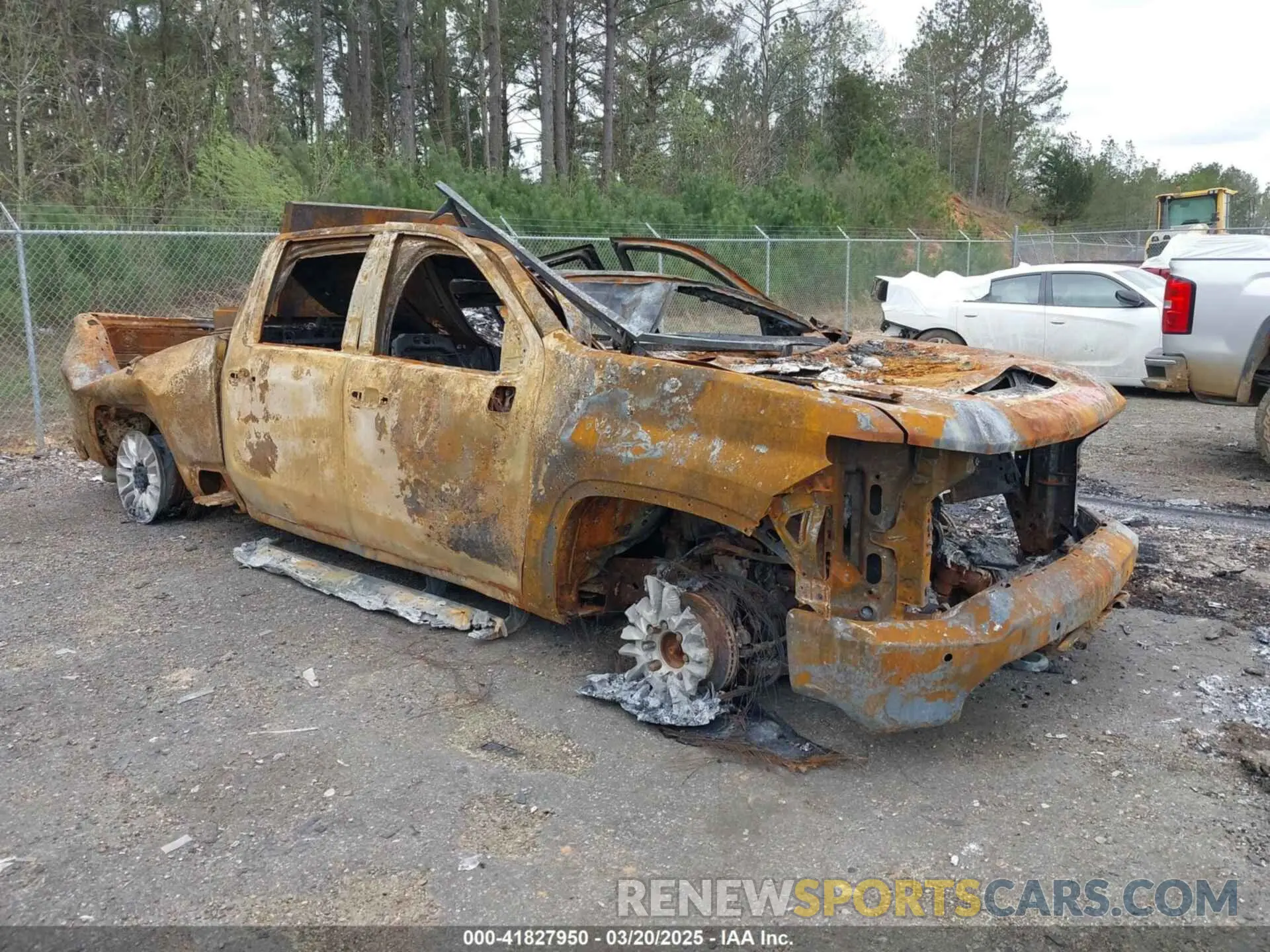 1 Photograph of a damaged car 1GC4YREY1LF131873 CHEVROLET SILVERADO 2500HD 2020