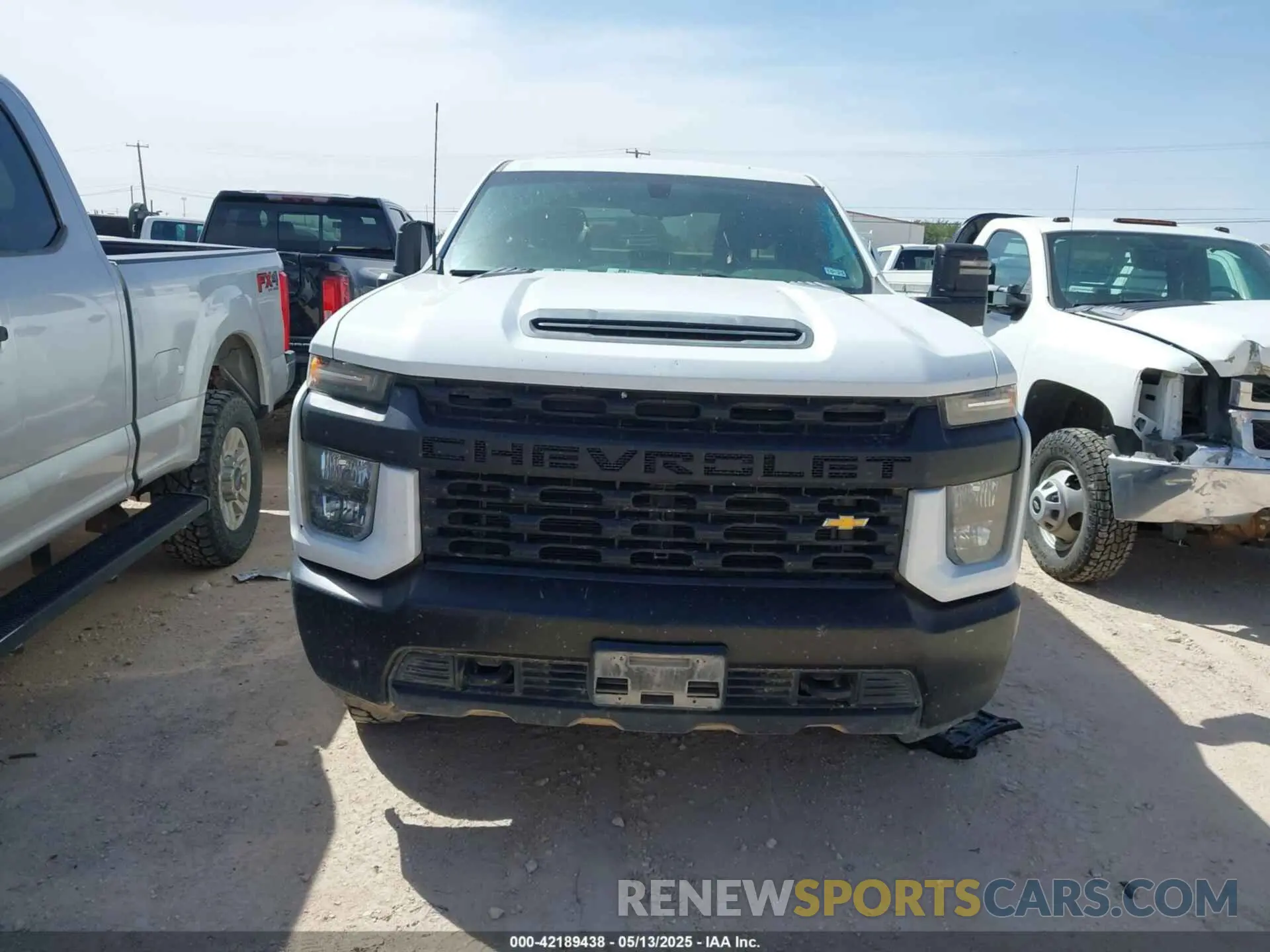 12 Photograph of a damaged car 1GC5YLE73LF300252 CHEVROLET SILVERADO 2500HD 2020