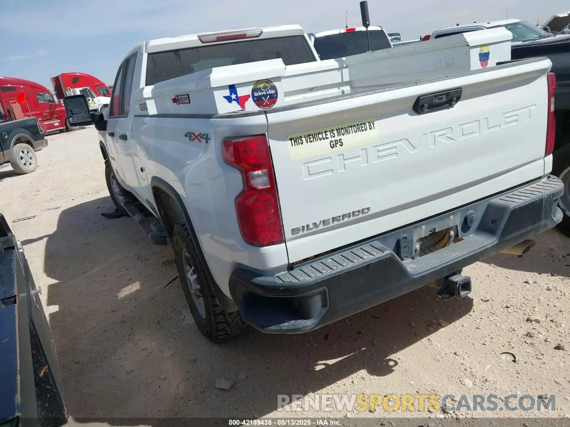 3 Photograph of a damaged car 1GC5YLE73LF300252 CHEVROLET SILVERADO 2500HD 2020