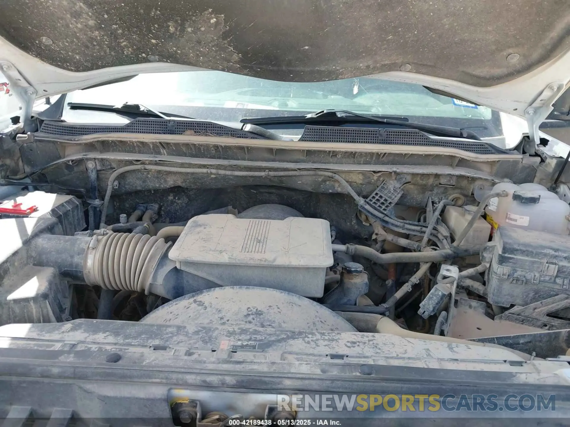 9 Photograph of a damaged car 1GC5YLE73LF300252 CHEVROLET SILVERADO 2500HD 2020