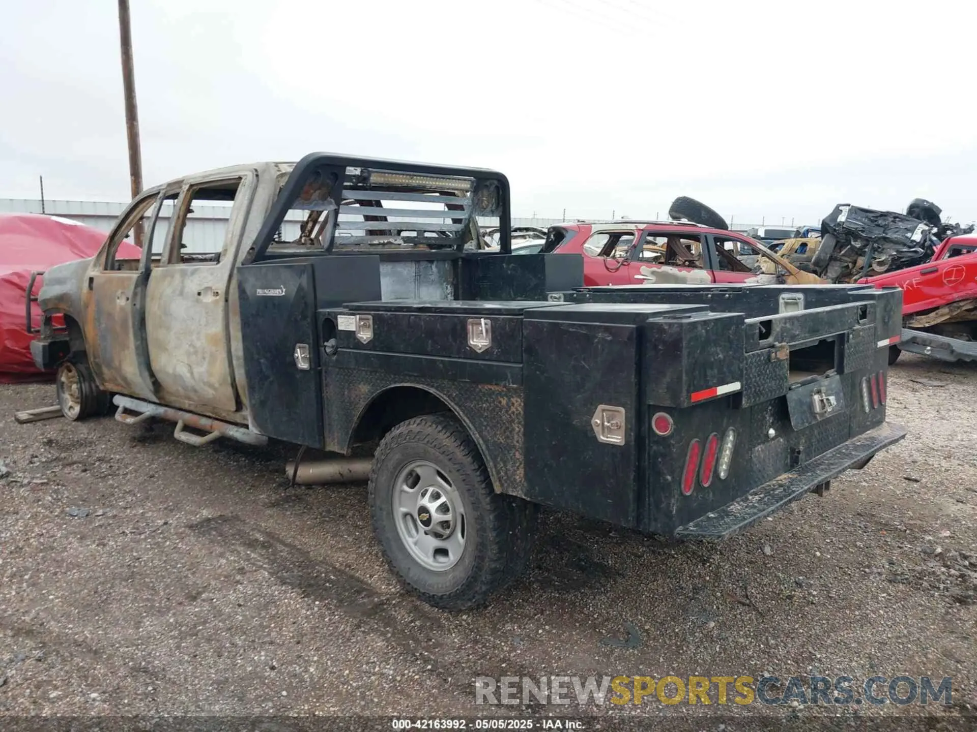 3 Photograph of a damaged car 1GB1YLE76MF219458 CHEVROLET SILVERADO 2500HD 2021