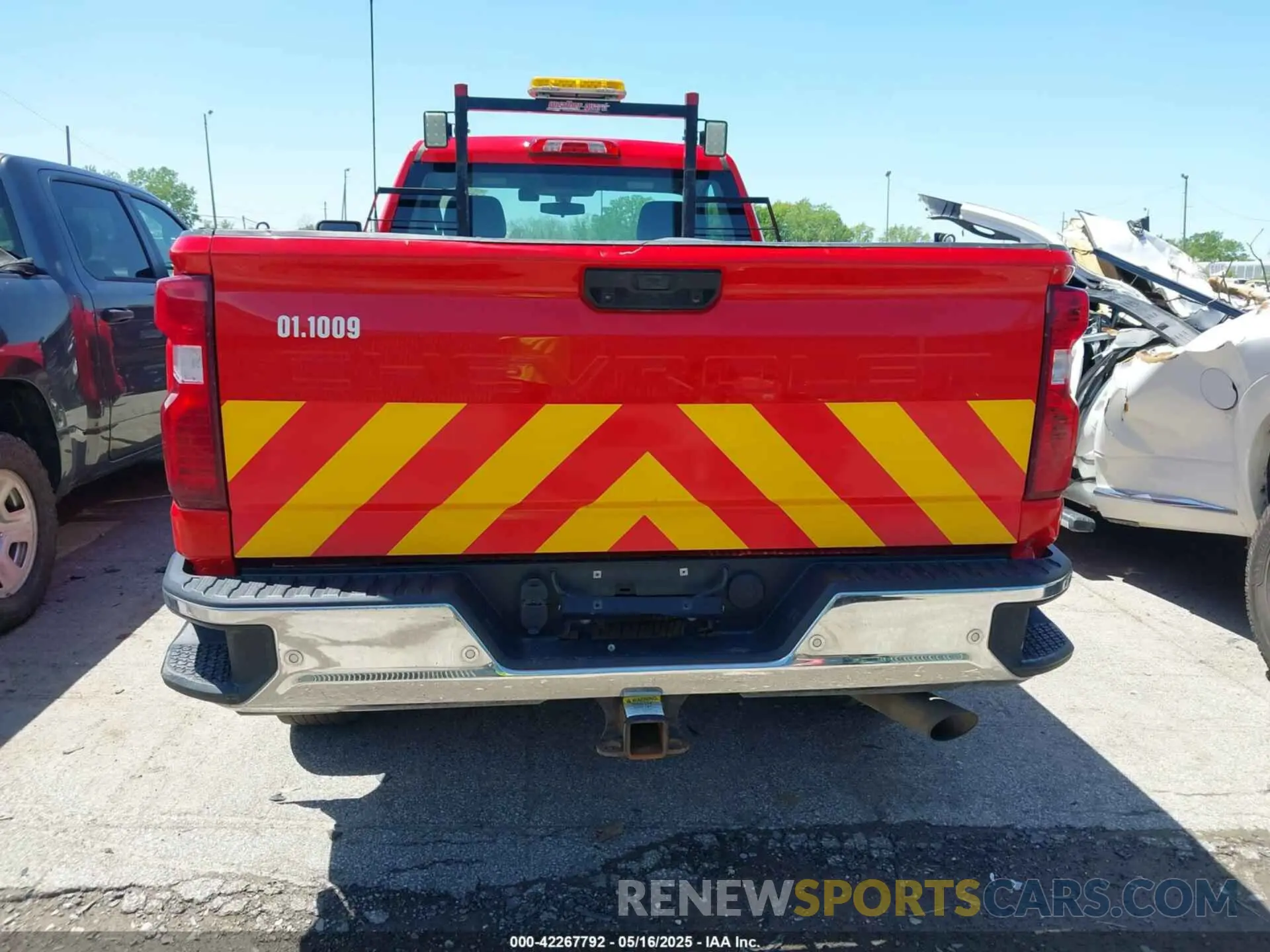 16 Photograph of a damaged car 1GC0WLE71MF129129 CHEVROLET SILVERADO 2500HD 2021