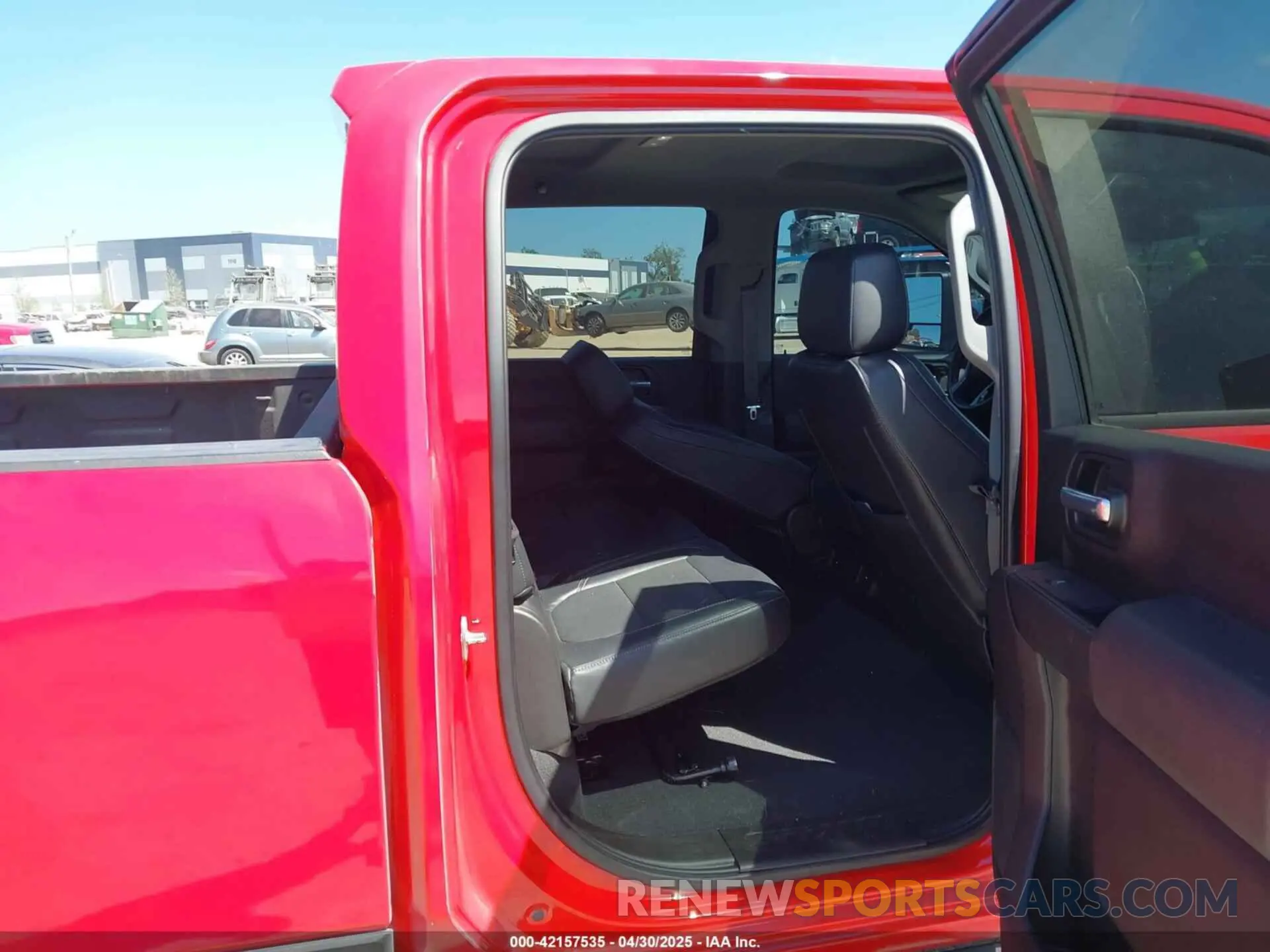 8 Photograph of a damaged car 1GC1YMEY1MF249025 CHEVROLET SILVERADO 2500HD 2021