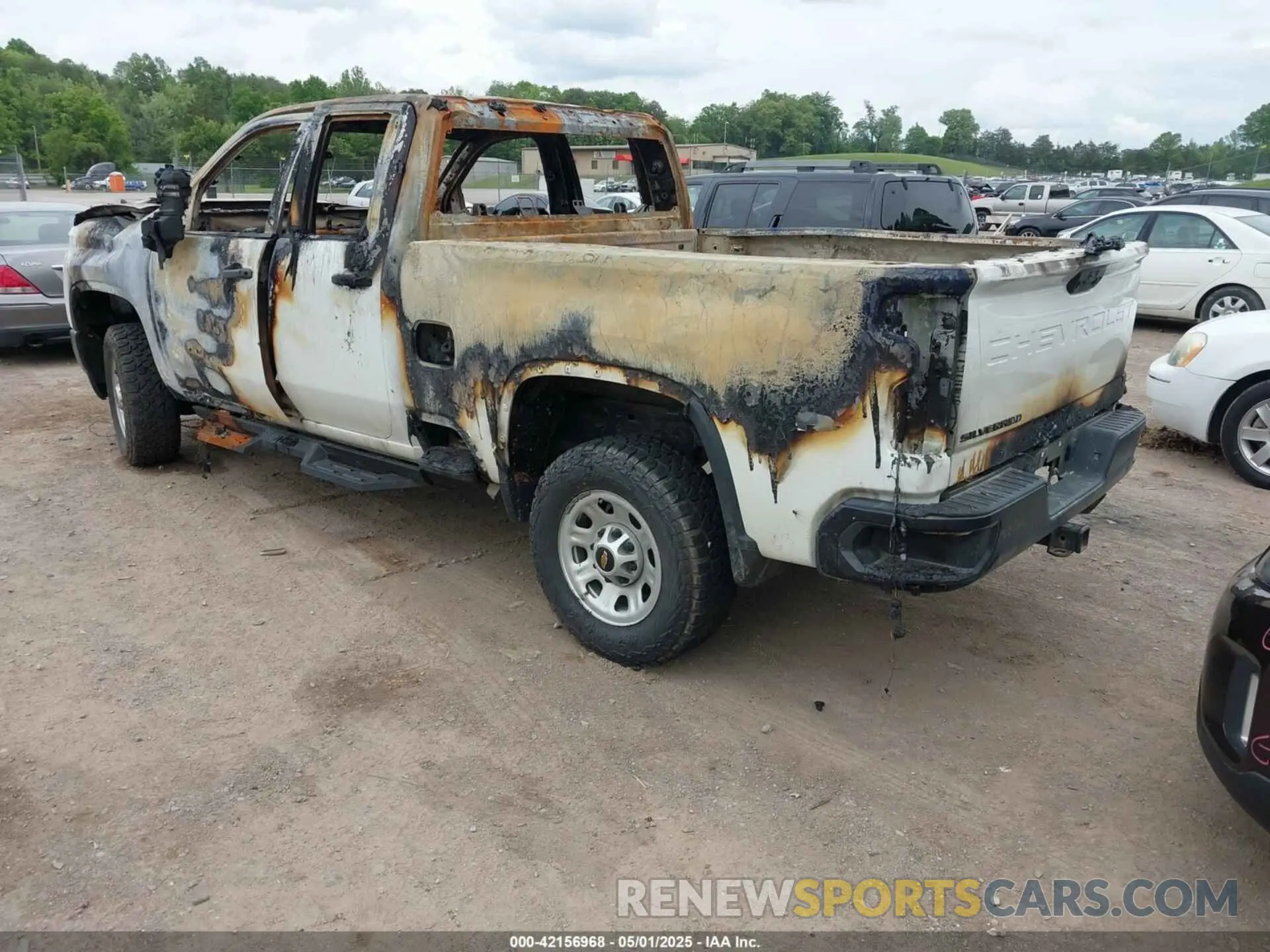 3 Photograph of a damaged car 1GC2YLE74MF285961 CHEVROLET SILVERADO 2500HD 2021